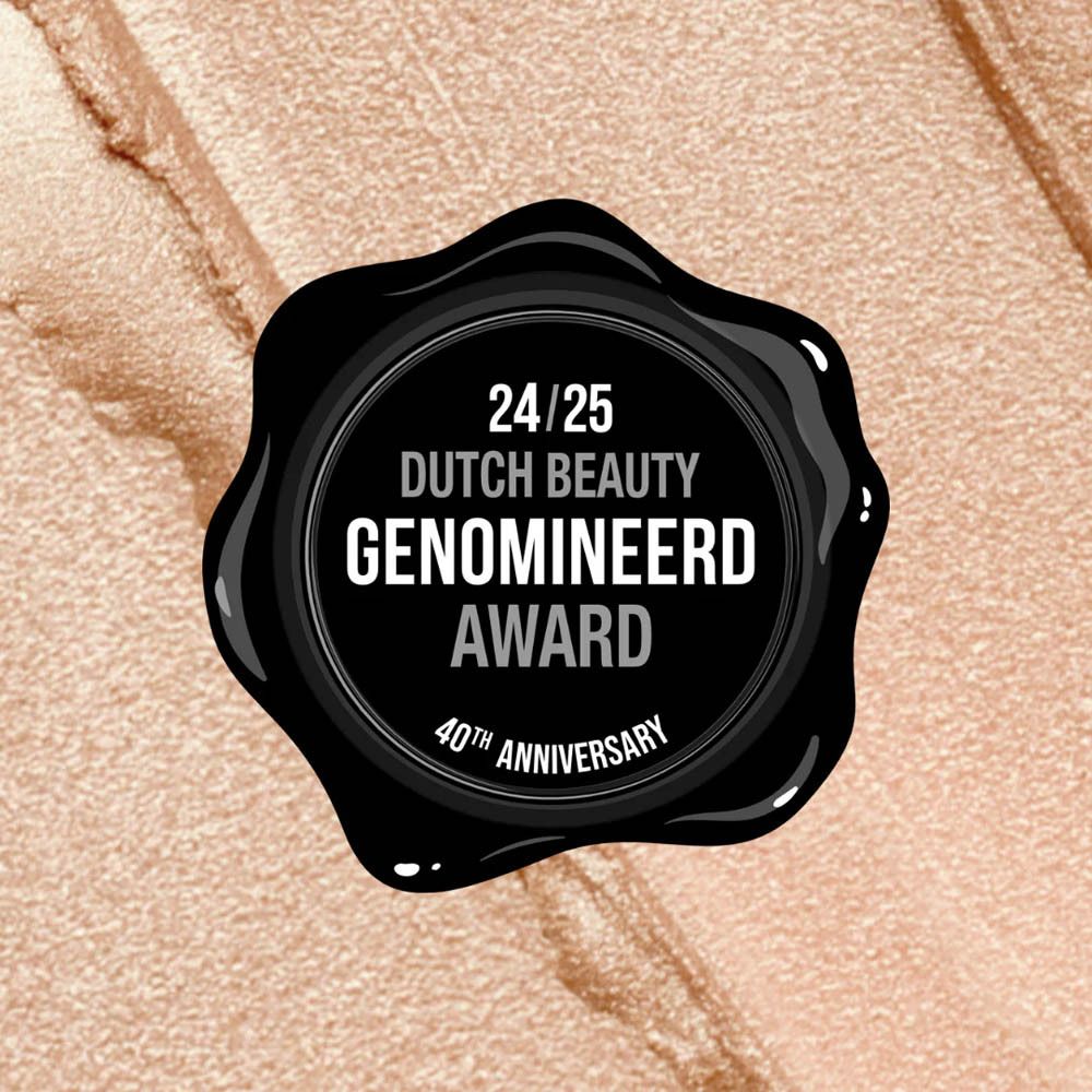 Zwarte prijs met tekst: Dutch Beauty genomineerd Award, 40e verjaardag.