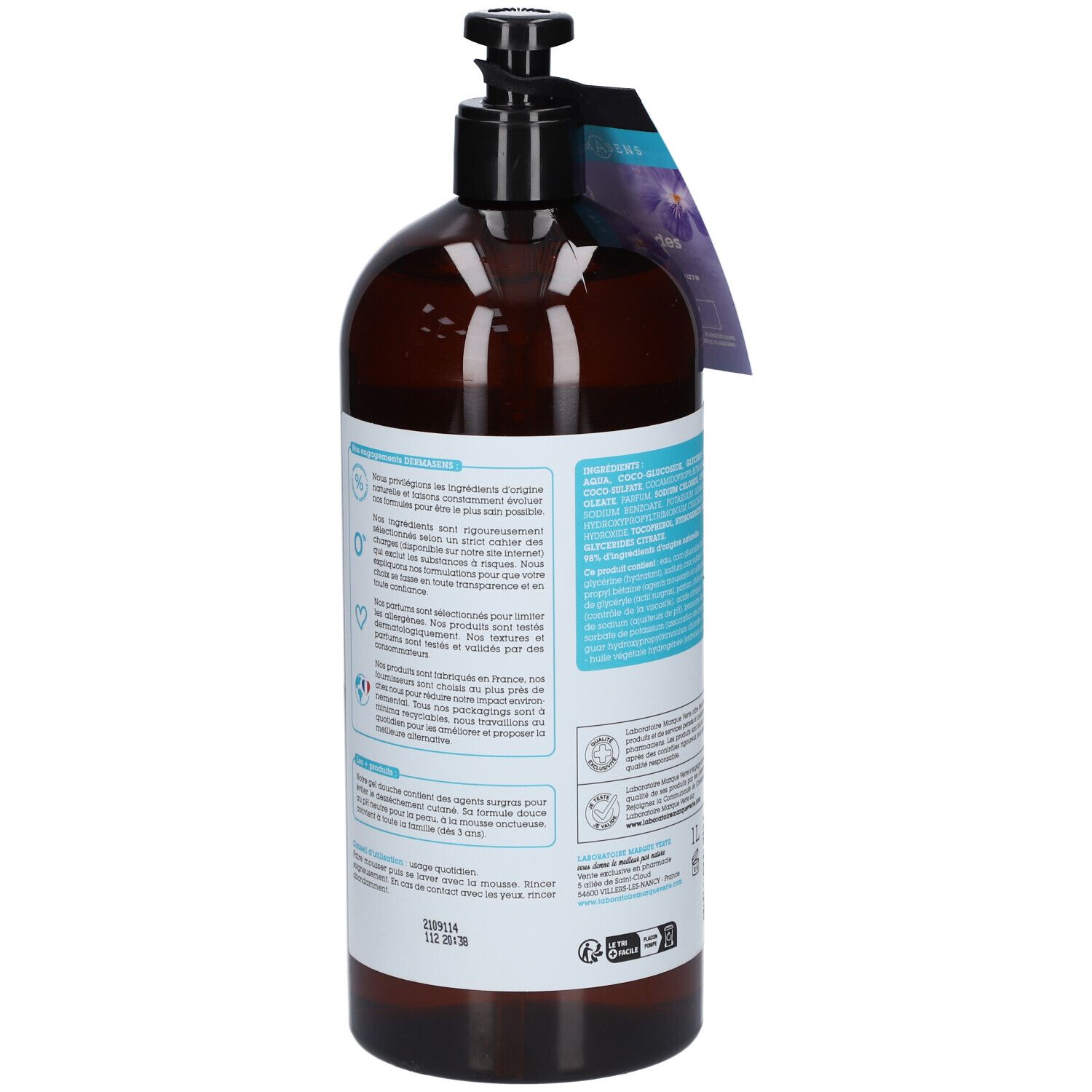 Achteraanzicht van een bruine fles met zwarte pomp. Etiket met informatie en logo's. "DermAsens" is niet zichtbaar.