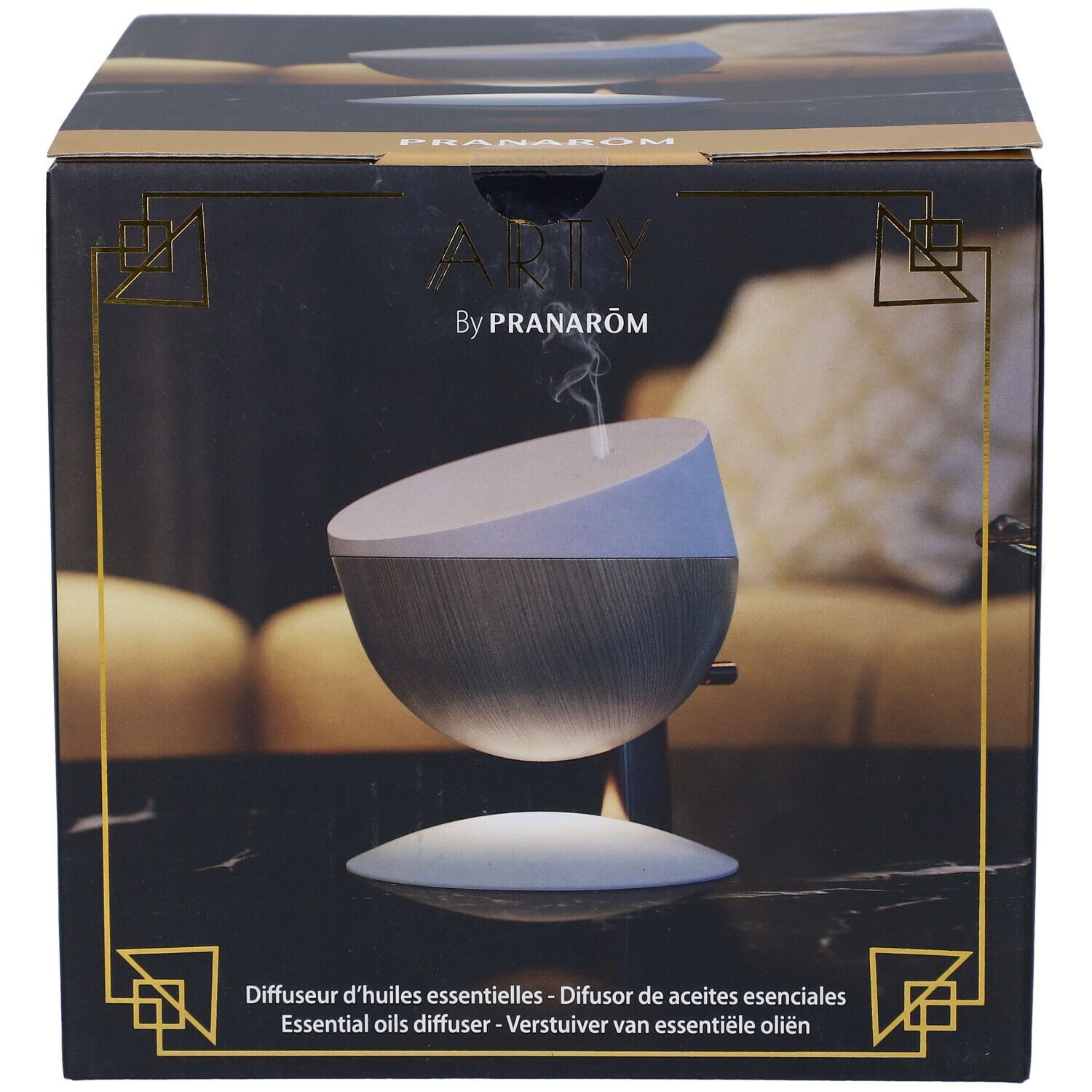Zwarte doos met productafbeelding. Opschrift: "ARTY by Pranarôm". Onderaan: "Diffuser d'huiles essentielles". Stoom.