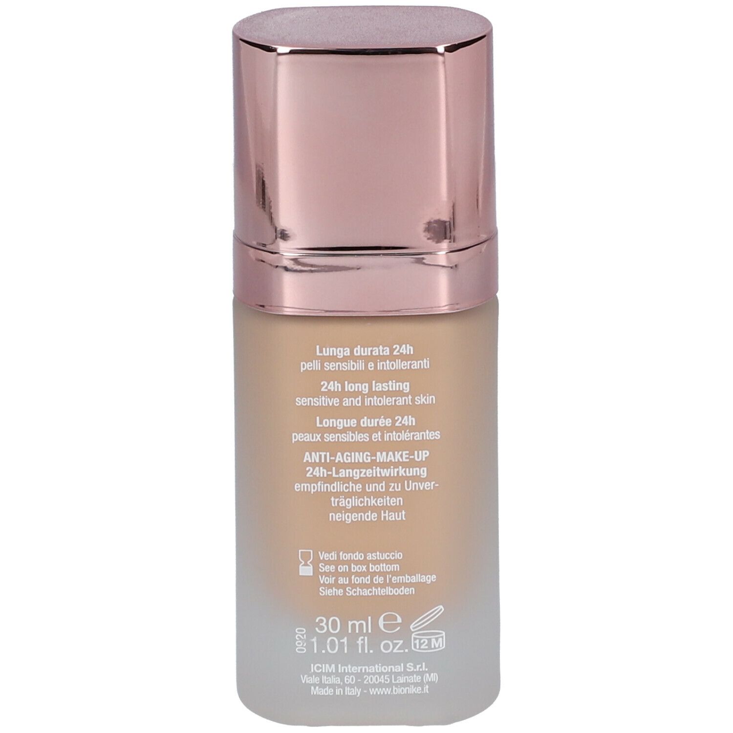 Foundation-Flakon. Rückseite mit Text. 30 ml. Schriftzug: 24h long lasting. Für empfindliche Haut.