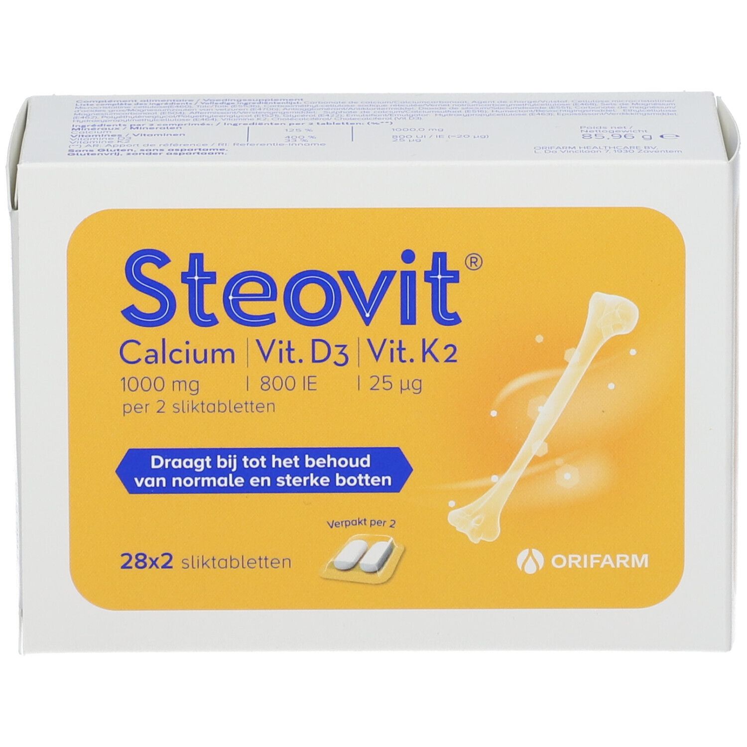 Steovit Calcium Vit. D3 Vit. K2 doos. Bevat 28x2 tabletten. Bot illustratie. Oranje achtergrond.