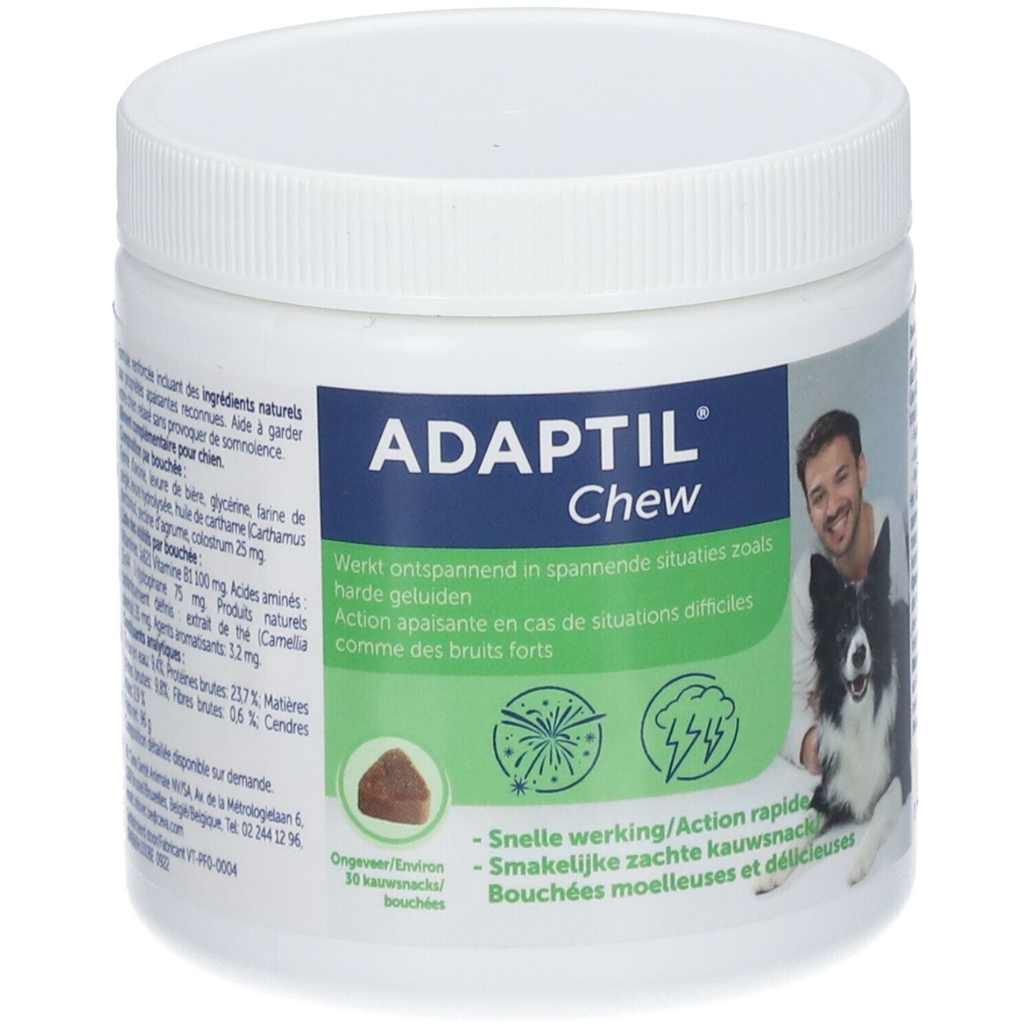 Pot Adaptil Chew. Tekst: Adaptil Chew. Man en hond. Bruine kauwsnacks.