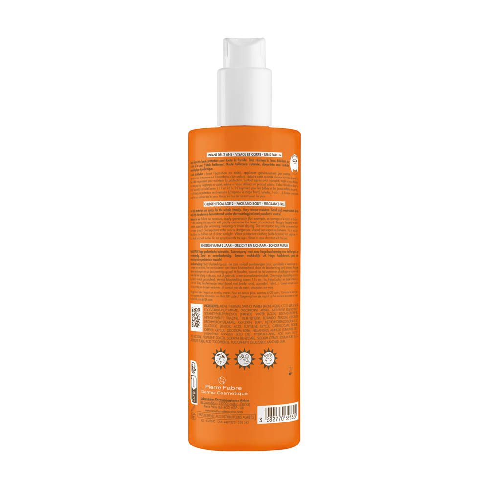 Achterkant van een oranje sprayfles. Tekst: Avène, informatie, barcode, certificeringen.
