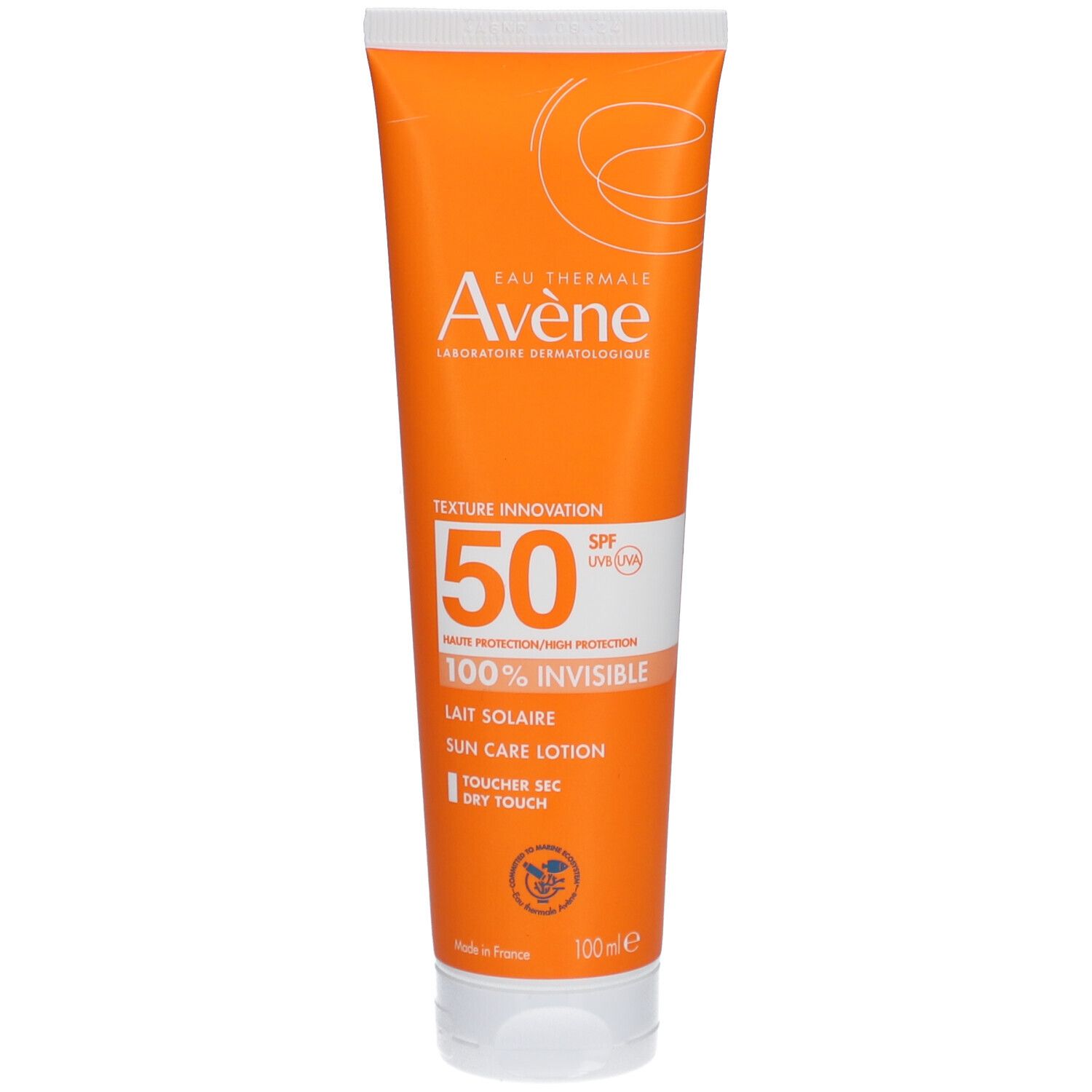 Orange Tube mit Sonnencreme. Marke Avène, SPF 50, 100% unsichtbar. Trockene Textur. Für empfindliche Haut.