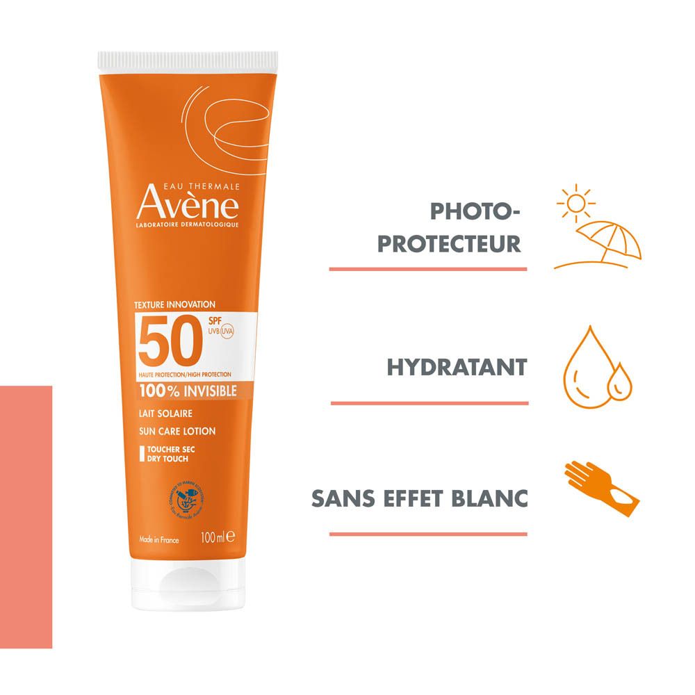 Tube orange de crème solaire Avène SPF 50, 100% invisible. Texture sèche. Sans effet blanc.