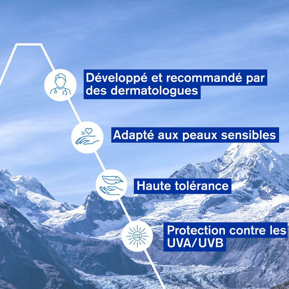 Tube blanche et bleue avec texte et SPF30. Crème de jour Uriage Age Lift.