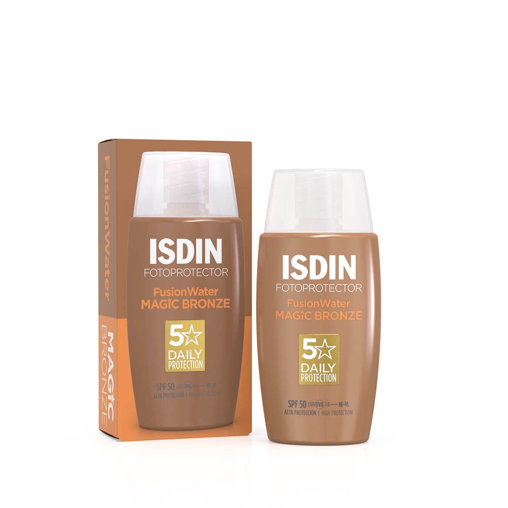 ISDIN Fotoprotector FusionWater Bronze SPF50+ en verpakking. Bruine fles met witte dop. Opschriften: ISDIN, SPF 50, Magic Bronze.