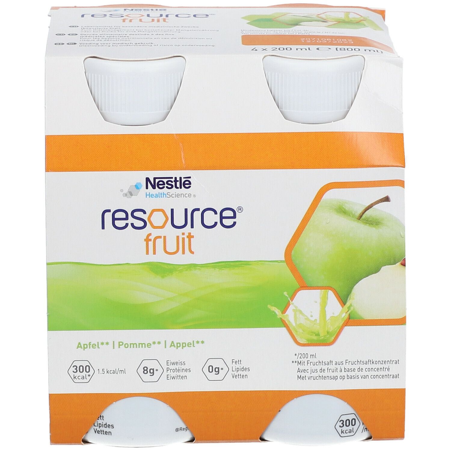 Verpakking met vier flessen Resource Fruit Pomme. Elke fles heeft een witte dop en een etiket met een afbeelding van een appel.