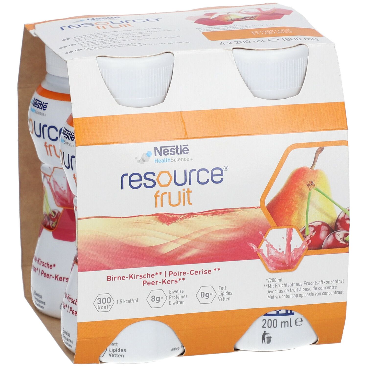 Emballage de quatre bouteilles Resource Fruit. Inscriptions: Poire-Cerise, 200 ml, 300 kcal, 8g protéines, 0g lipides. Illustration de poire et cerises.
