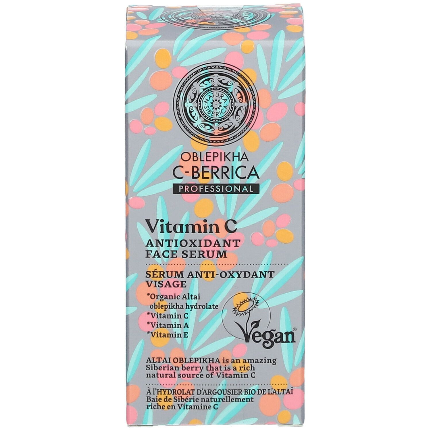 Emballage du produit. Oblepikha C-Berrica Vitamin C Sérum. Label Vegan. Fond gris avec motifs floraux.