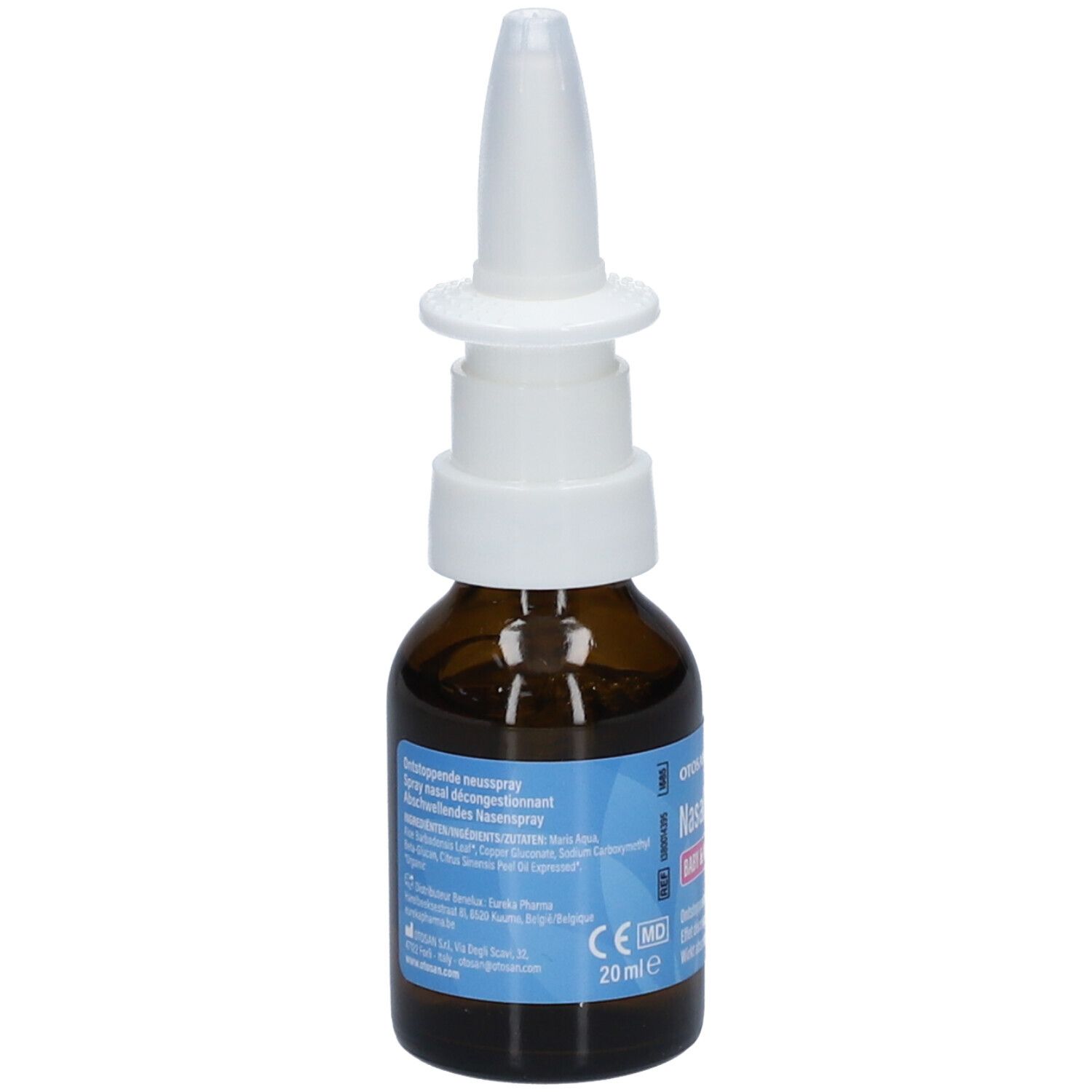 Bruine glazen fles met witte neusspray. Opschrift: Otosan Nasal Spray Baby & Kids, 20 ml.
