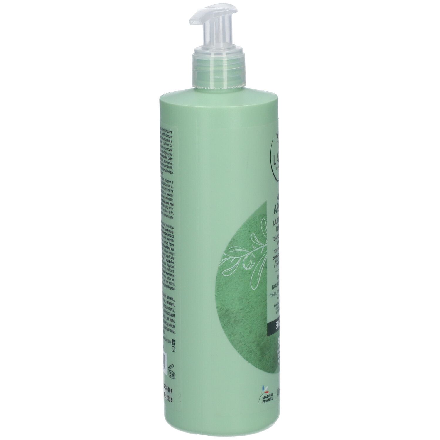 Flacon vert avec pompe, vue latérale. Texte : Laino, Nutri Argan, Lait Nutritif Fermeté. Ingrédients et logos visibles.