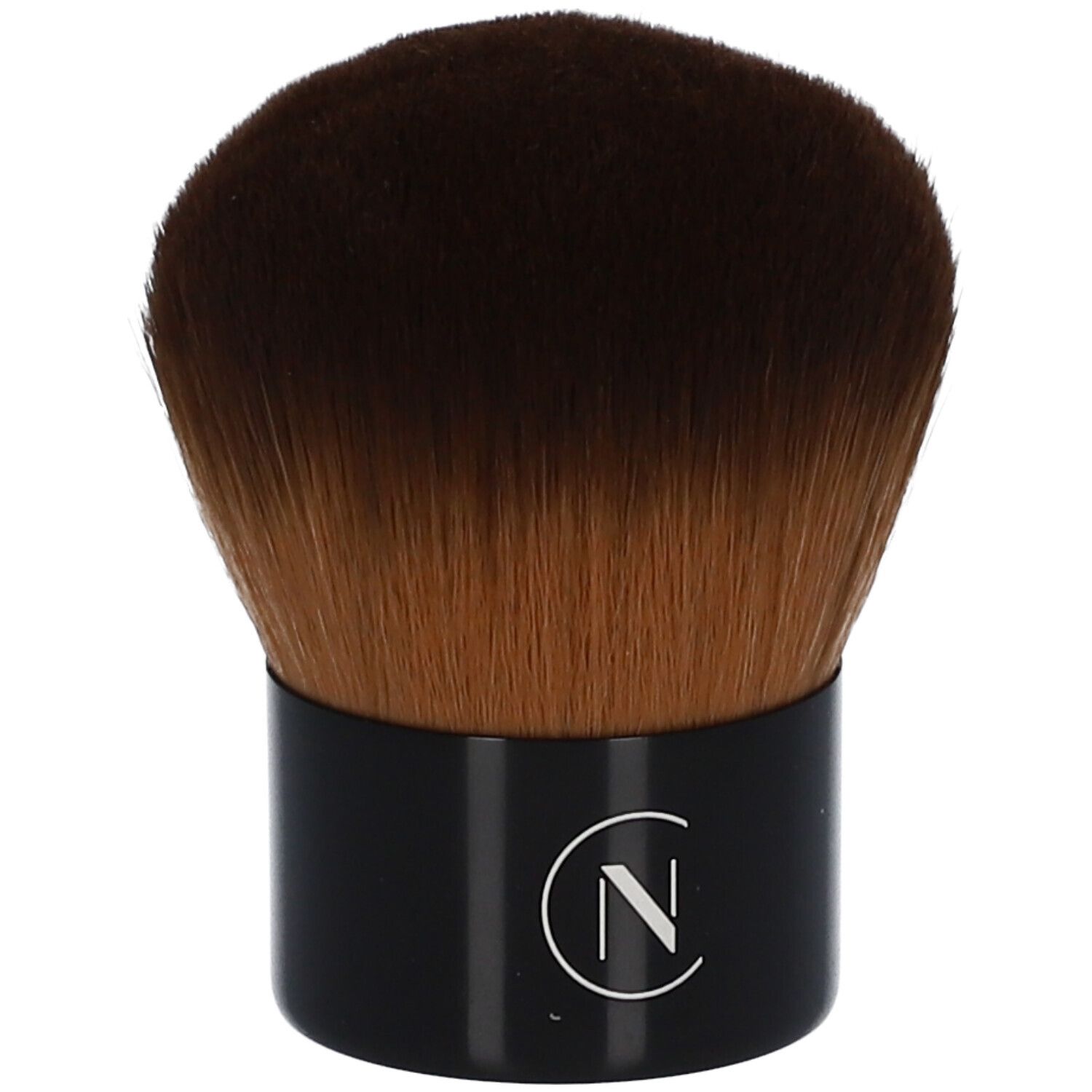 Pinceau Kabuki avec manche noir et poils bruns. Logo 'N' sur le manche.
