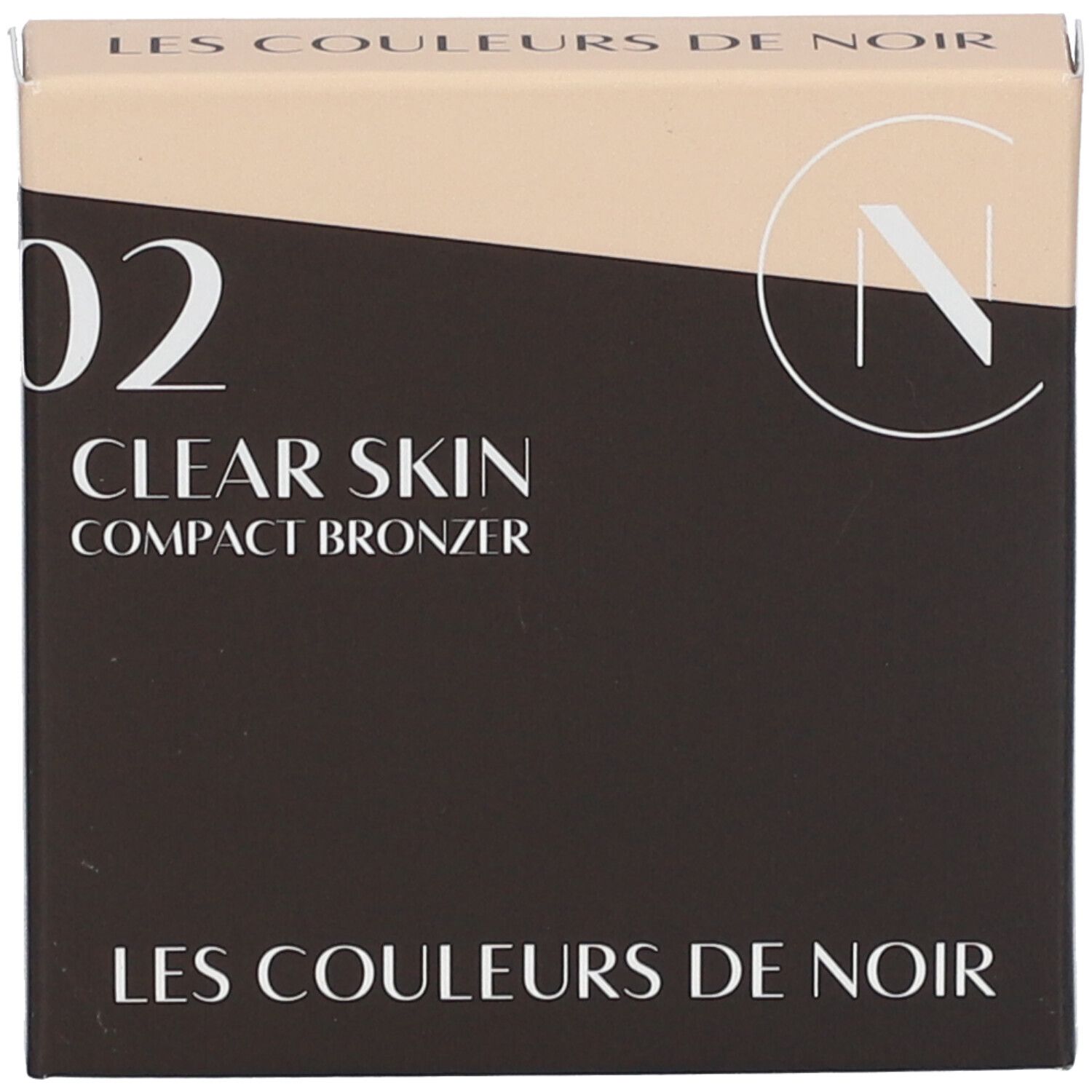 Emballage du produit. Boîte rectangulaire avec informations et logo.