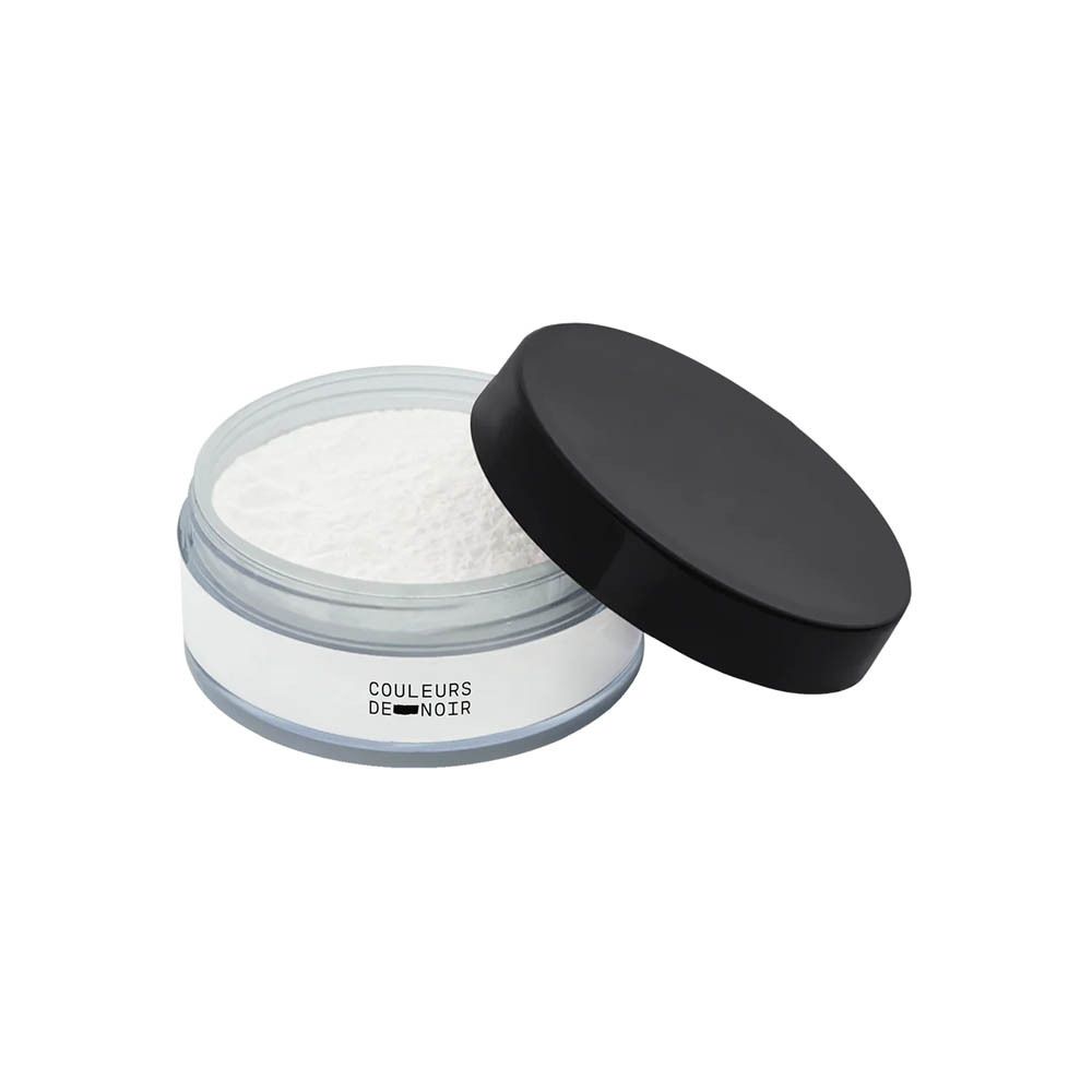 Pot de poudre ouvert avec couvercle noir. Inscription LES COULEURS DE NOIR. Contient poudre blanche.