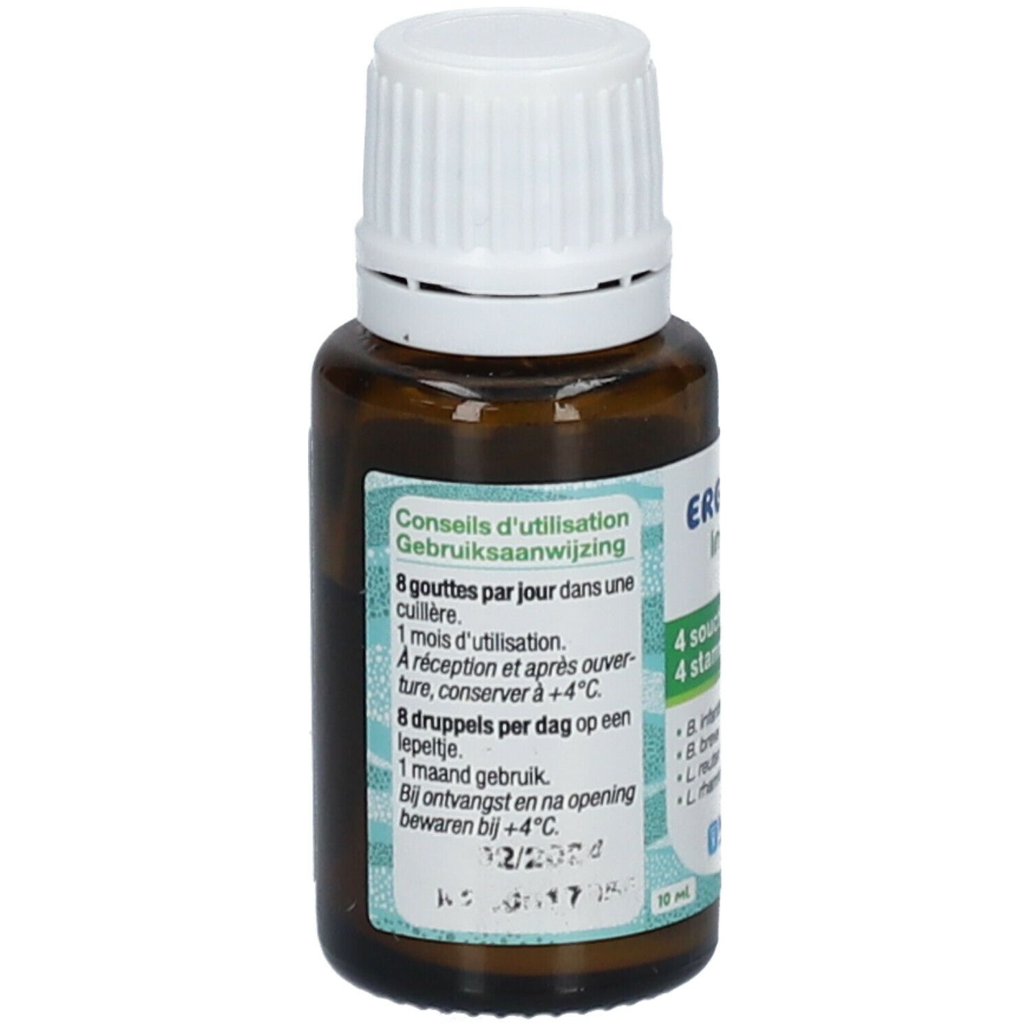 Bruine glazen fles met witte dop. Opschrift: Gebruiksaanwijzing. Dosering: 8 druppels per dag. Houdbaarheid na opening.