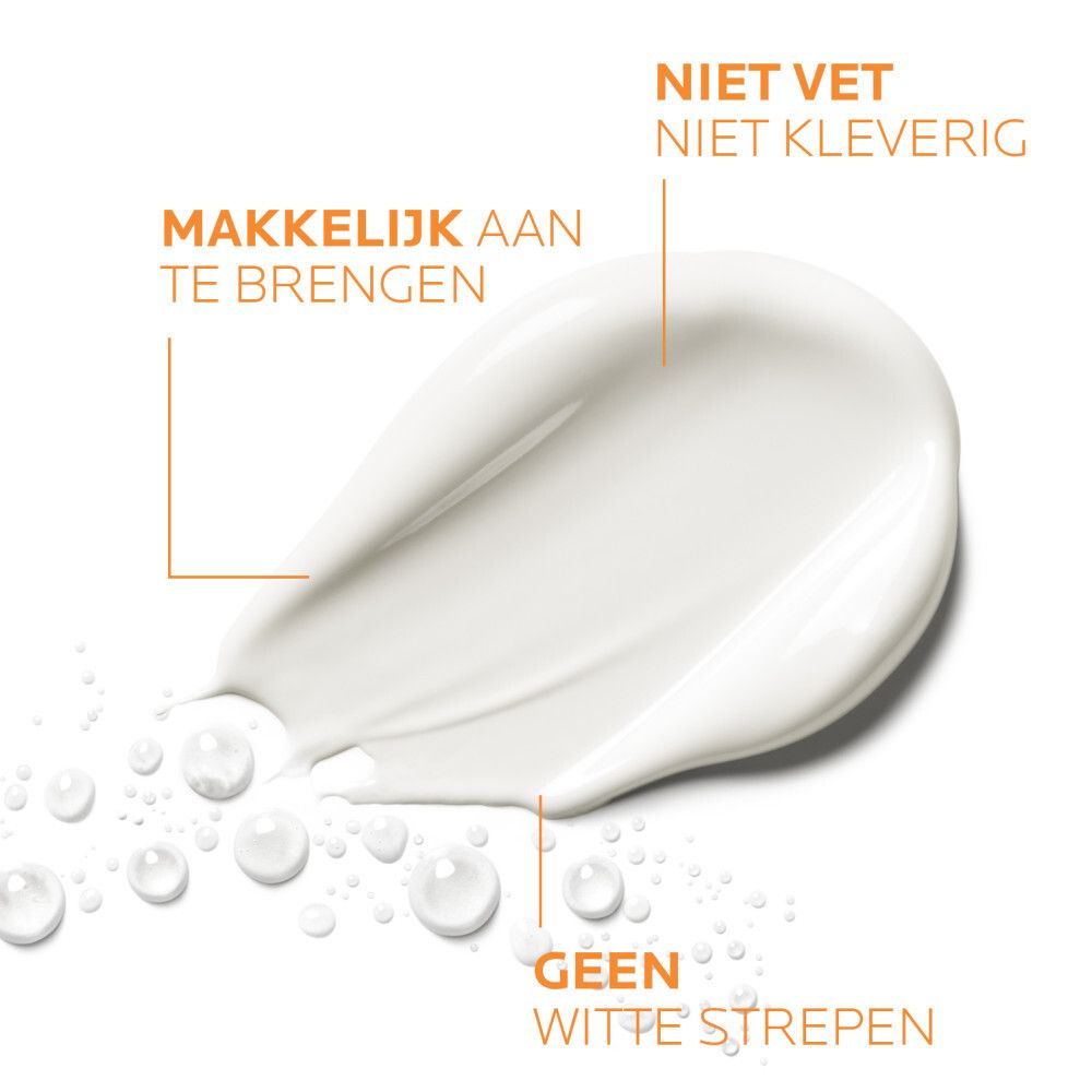 Wit product op witte achtergrond. Tekst: Makkelijk aan te brengen, geen witte strepen, niet vet, niet kleverig. Waterdruppels.