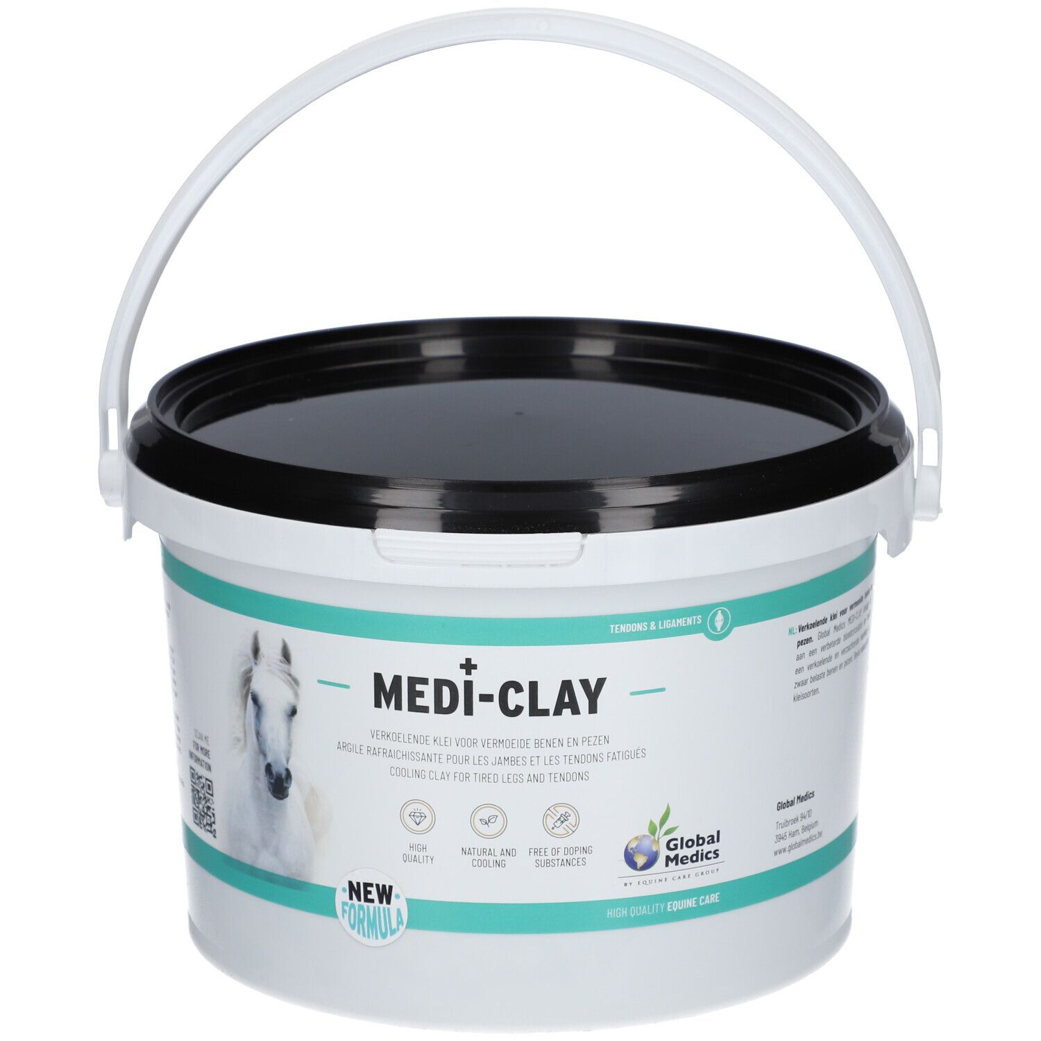 Seau blanc avec couvercle noir et anse. Texte: Medi-Clay. Image d'un cheval. Marque: Global Medics. Texte: Argile rafraîchissante.