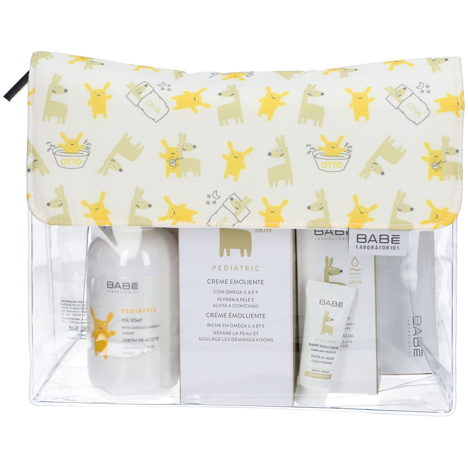 Klare Tasche mit BABÉ-Produkten. Enthält Flaschen, Tuben und Kartons. Deckel mit gelben Tier-Muster.