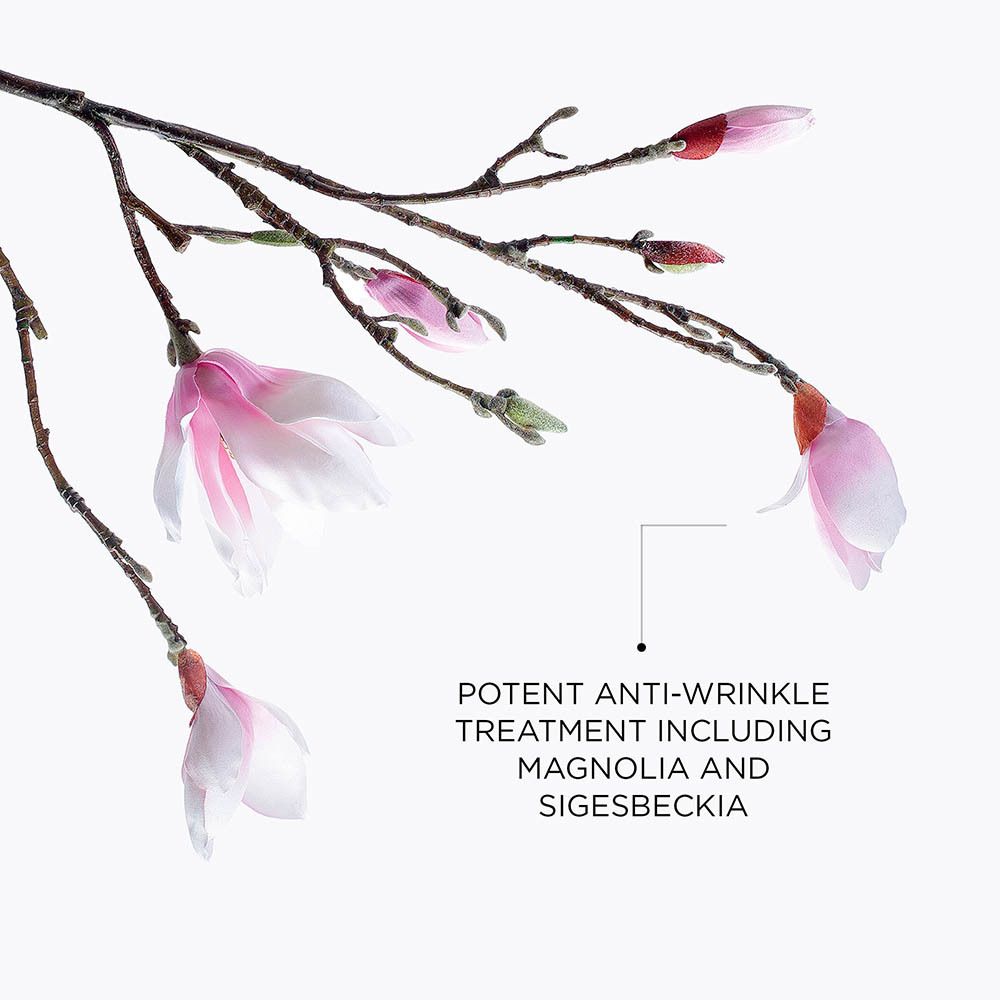 Tak met roze bloemen. Tekst: Krachtige anti-rimpelbehandeling met magnolia en Sigesbeckia.