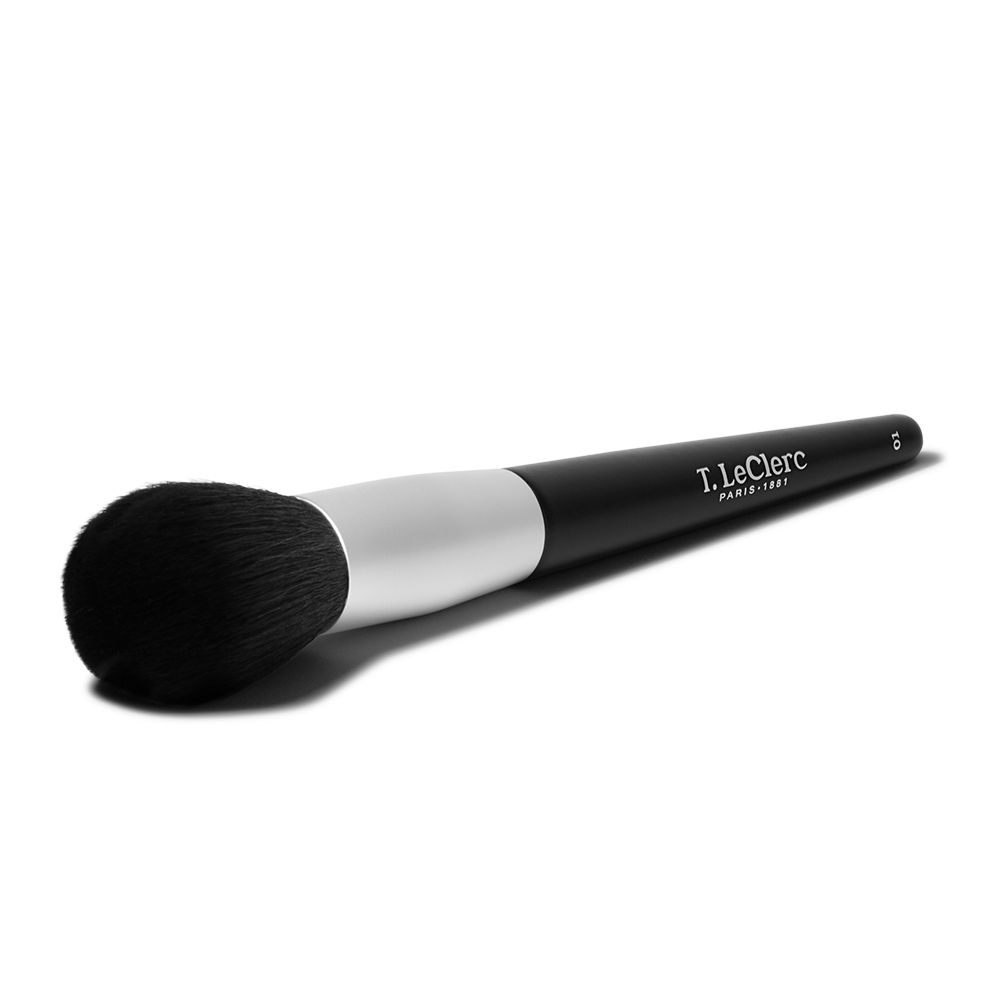 Poederkwast Nr. 01 met zwarte steel, zilveren huls en zwarte borstelkop. Merk T. LeClerc.
