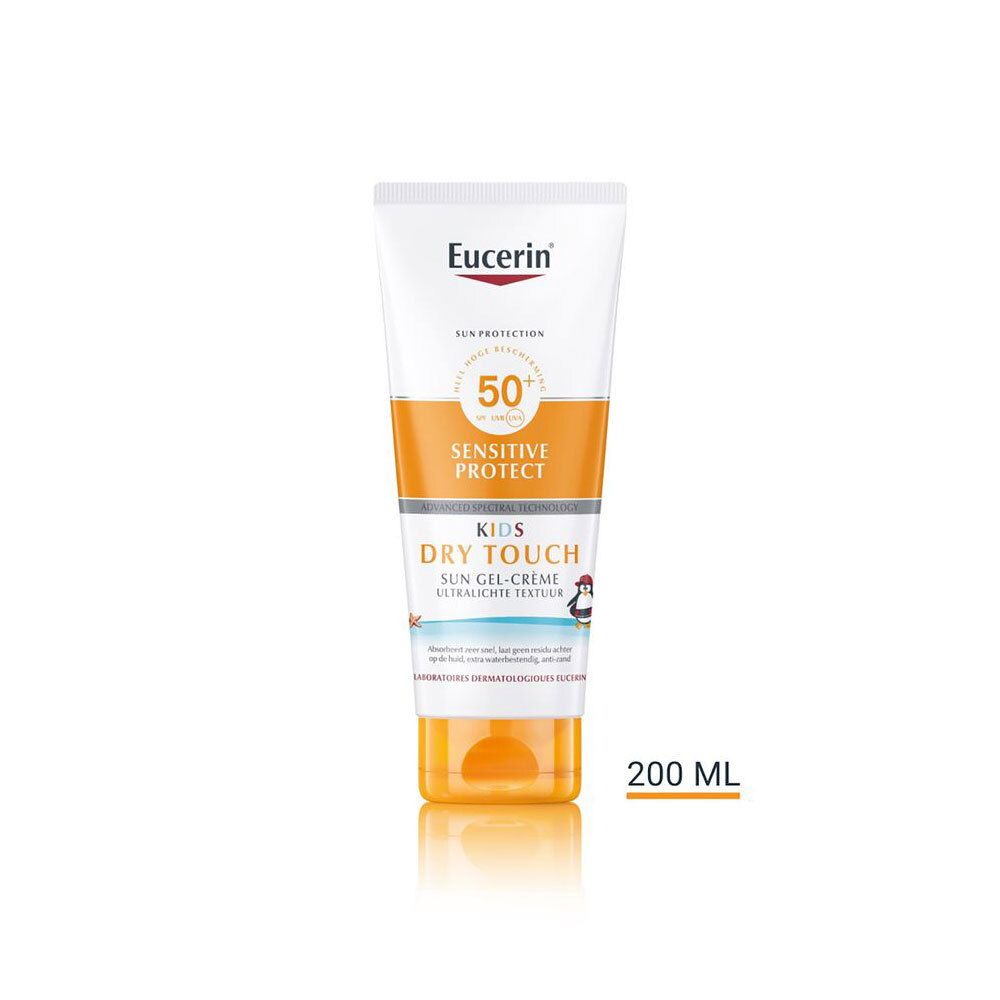 Zonnecrèmetube, wit-oranje. Tekst: SPF 50+, Sensitive Protect, Kids, Dry Touch. 200 ml. Pinguïn illustratie.