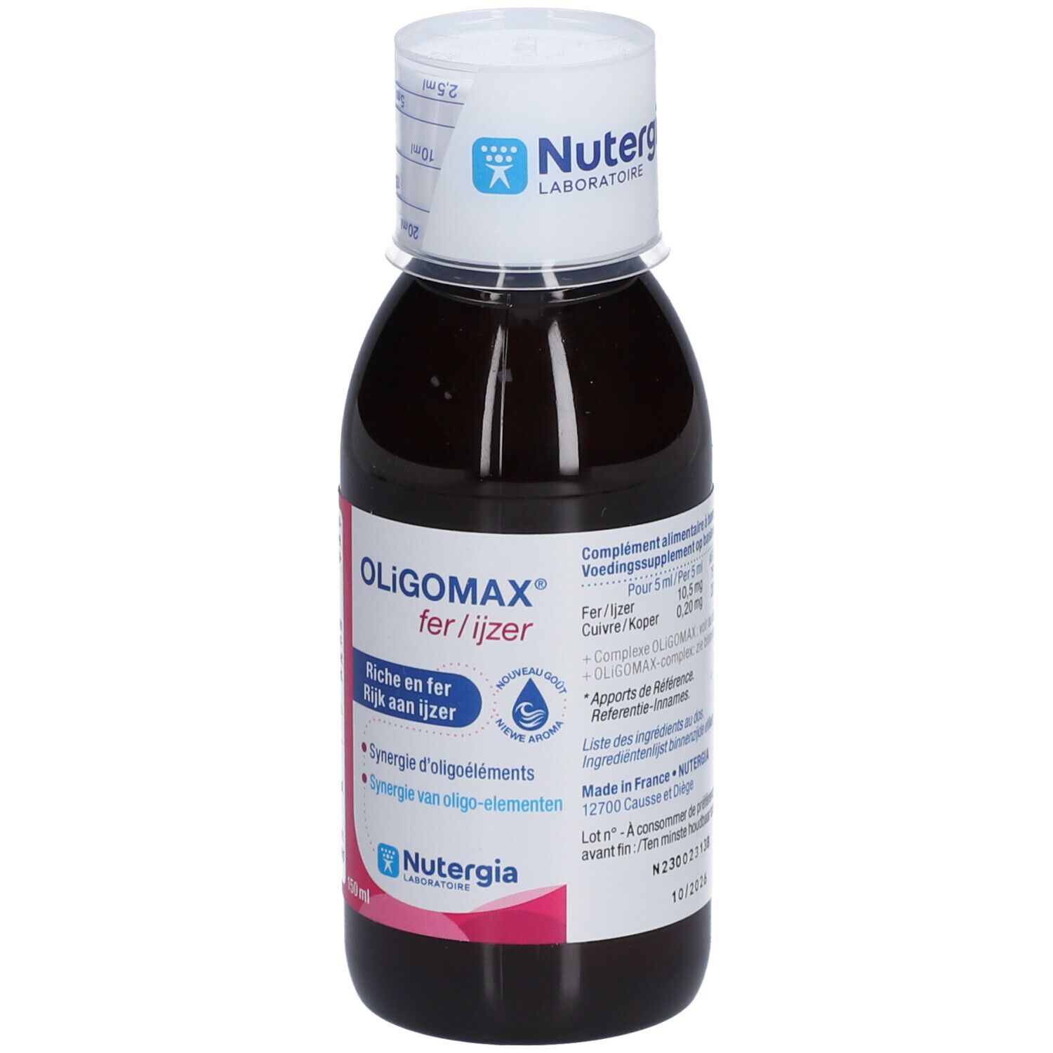 Flacon de liquide brun avec bouchon blanc. Inscription: Oligomax fer/ijzer, NUTERGIA.
