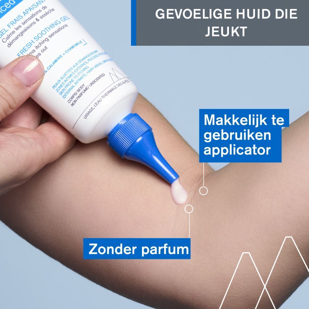 Persoon brengt Uriage-gel aan. Blauwe punt. Tekst: Zonder parfum. Jeukende huid. Gemakkelijk te gebruiken.