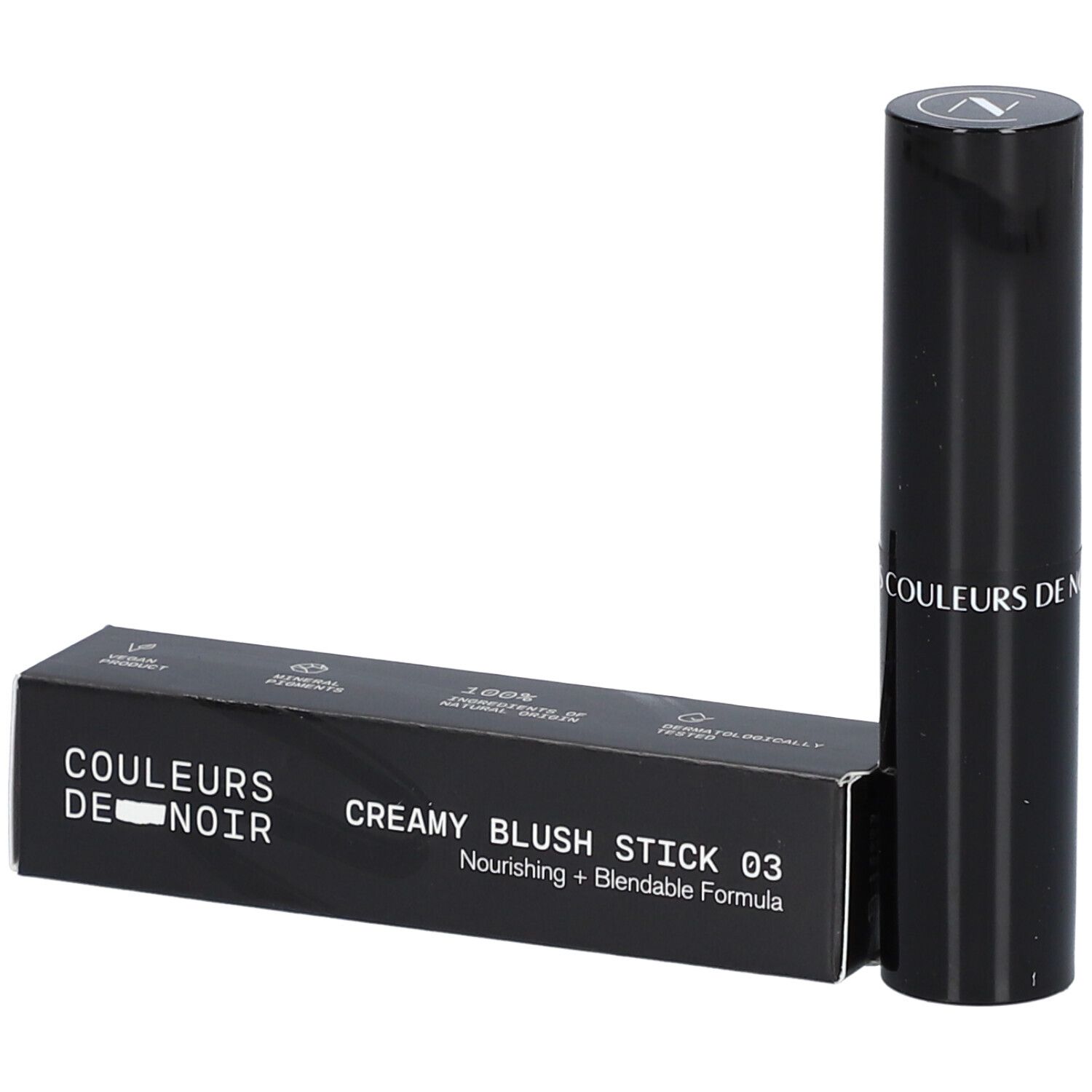 Stick de blush crémeux et emballage. L'emballage indique : Creamy Blush Stick 03. Les Couleurs de Noir.