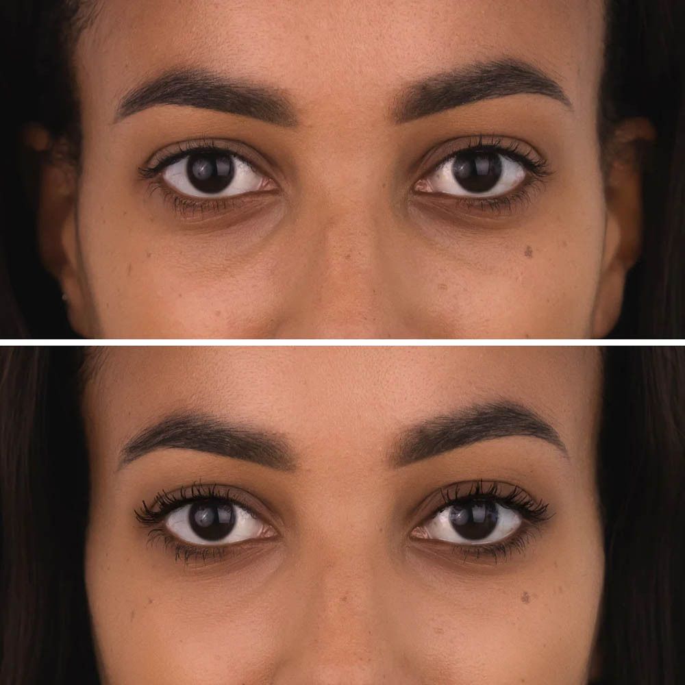 Deux yeux, un non maquillé, un avec mascara.