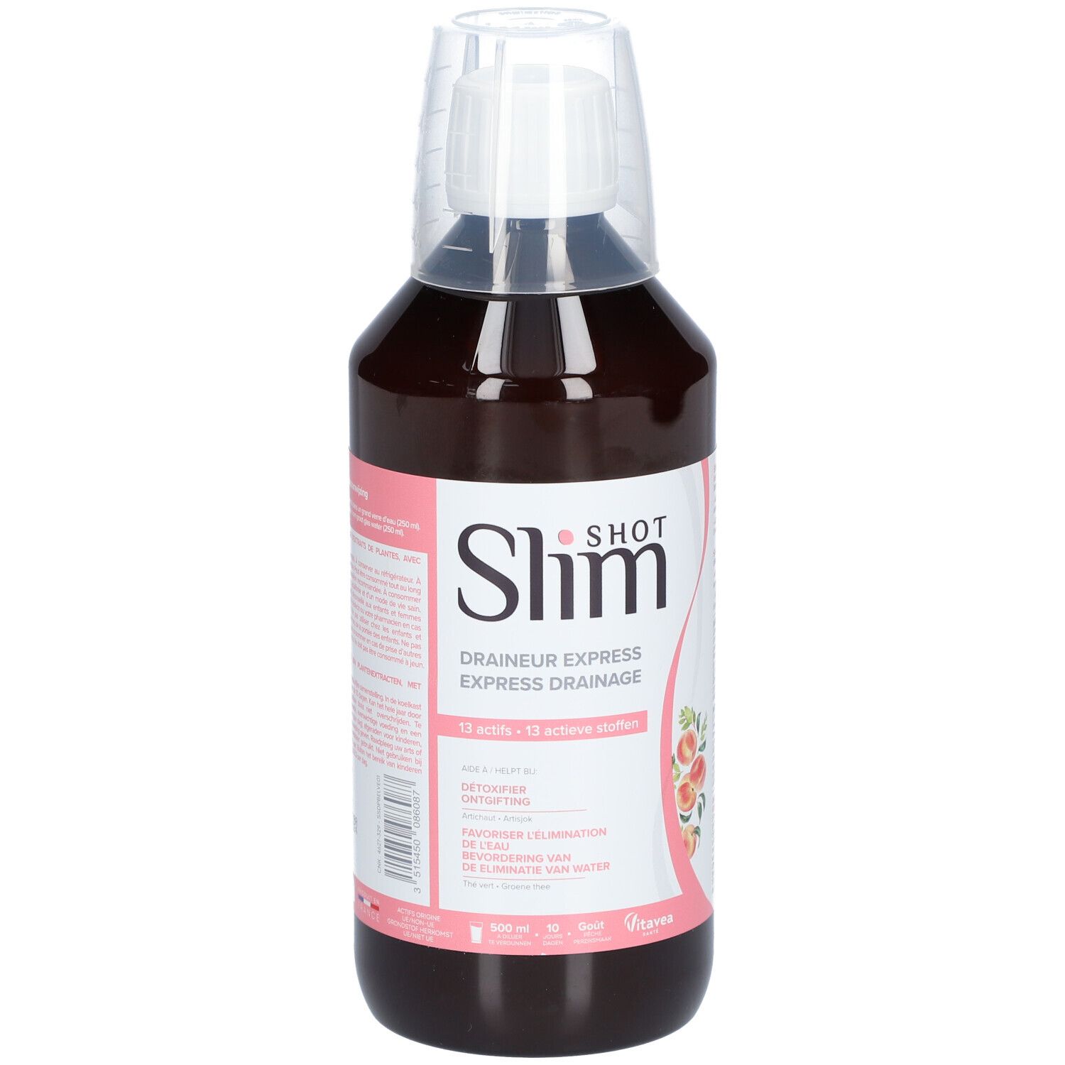 Fles bruine vloeistof met maatbeker. Roze etiket met tekst en fruit.