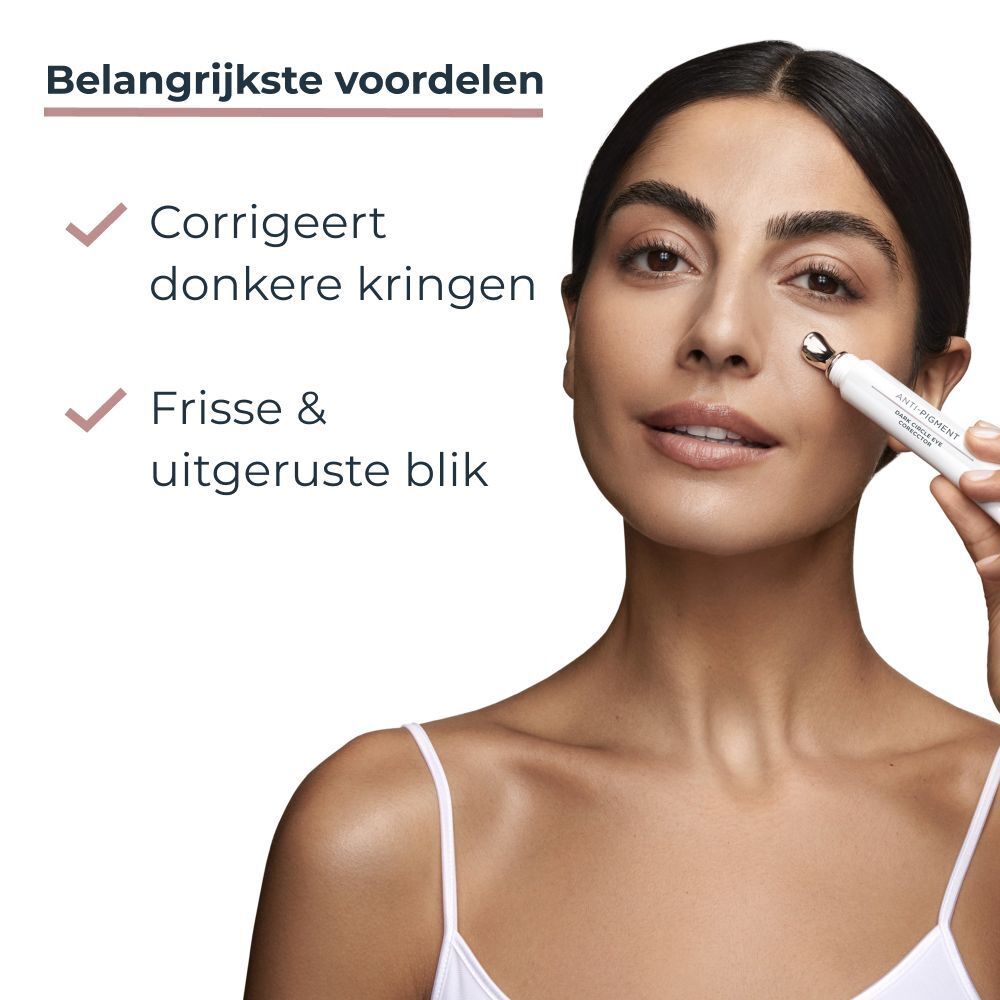Vrouw houdt tube vast. Tekst: Corrigeert donkere kringen, frisse blik.