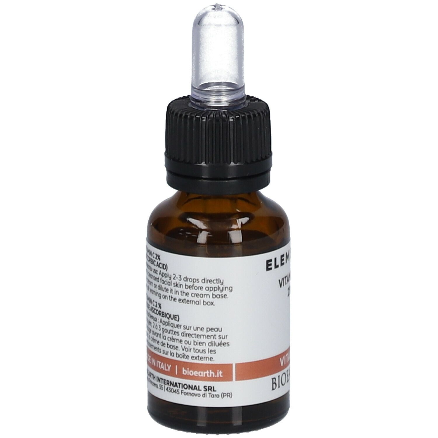 Bruine glazen fles met pipet. Etiket met tekst en Elementa Vitamine C 2%.