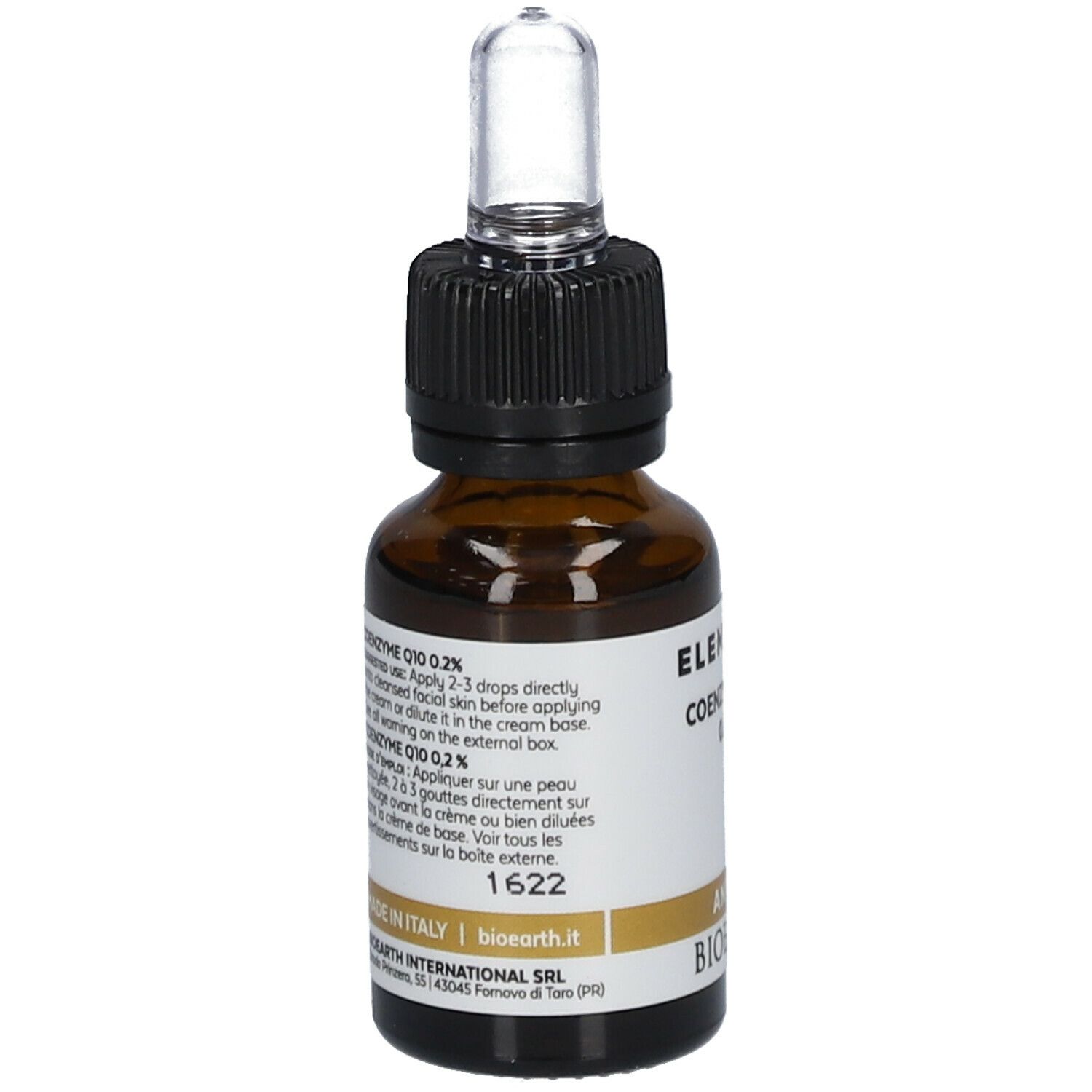 Bruine glazen fles met zwarte dop en pipet. Label met tekst en "Elementa Coenzyme Q10 0.2%". 