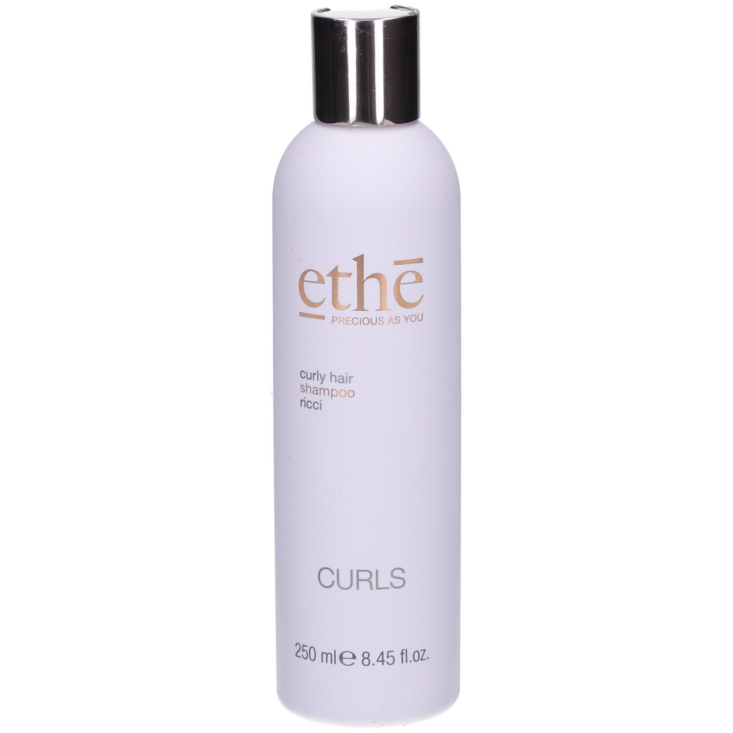 Weiße Flasche mit silbernem Deckel. Aufschrift: ethe, curly hair shampoo, Curls. 250 ml.