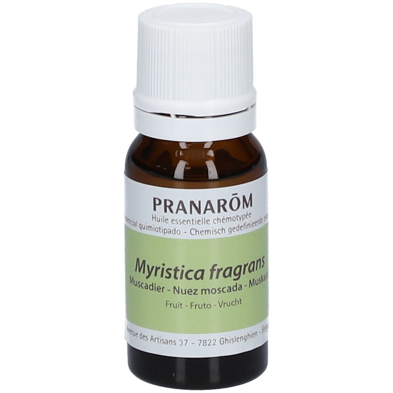 Flacon en verre brun avec bouchon blanc. Étiquette avec nom du produit et informations. Huile essentielle de muscade Pranarôm.