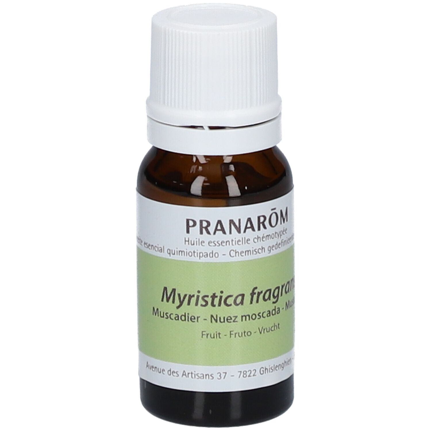 Flacon en verre brun avec bouchon blanc. Étiquette avec nom du produit et informations. Huile essentielle de muscade Pranarôm.