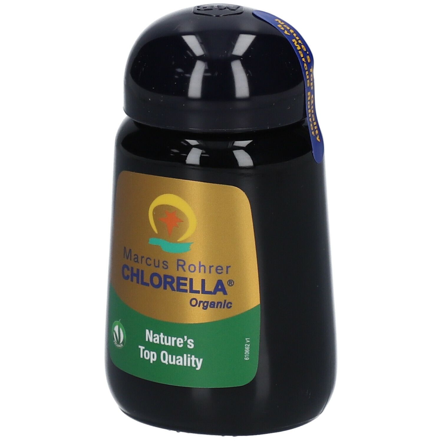Zwarte fles met gouden etiket. Opschrift: Marcus Rohrer Chlorella Organic. Vegan keurmerk.