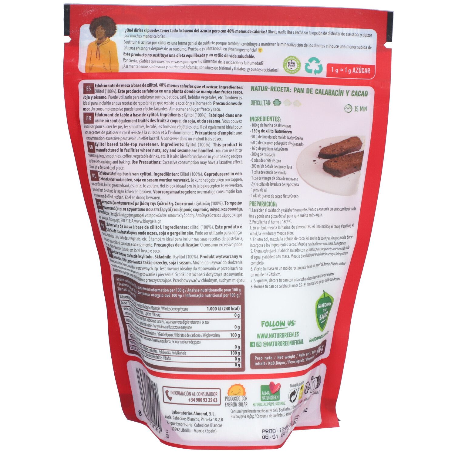 Achterkant van de rode NATURGREEN Xylitol verpakking. Tekst in meerdere talen. Recept voor pompoen-cacaobrood.