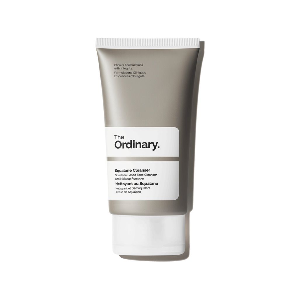 Tube de nettoyant au squalane. Étiquette blanche avec "The Ordinary" et informations.