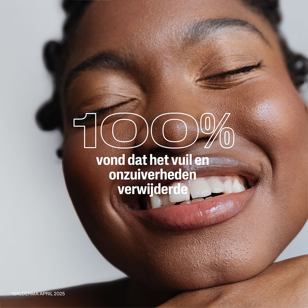 Lachende vrouw. Tekst: 100% vond dat het vuil en onzuiverheden verwijderde.