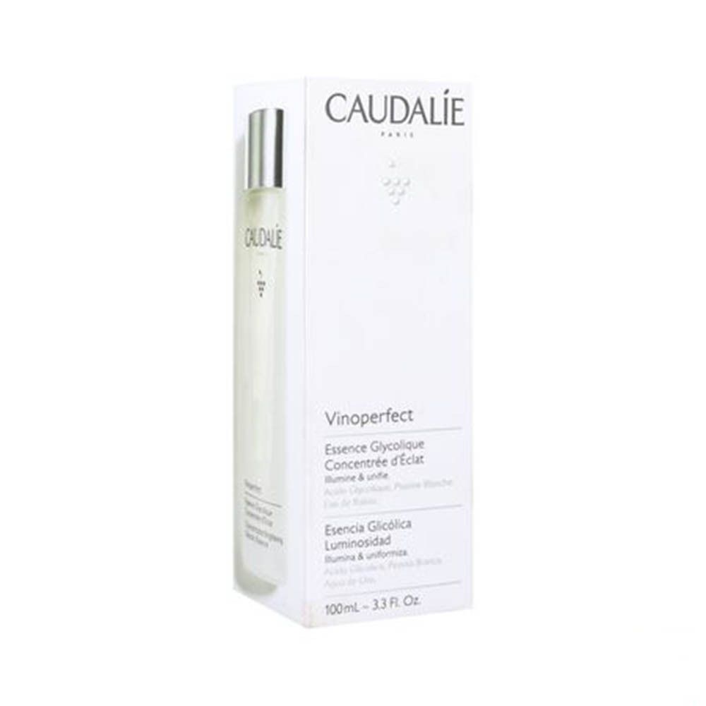 Produit avec emballage. Inscriptions: Caudalie, Vinoperfect, Essence Glycolique. 100ml.