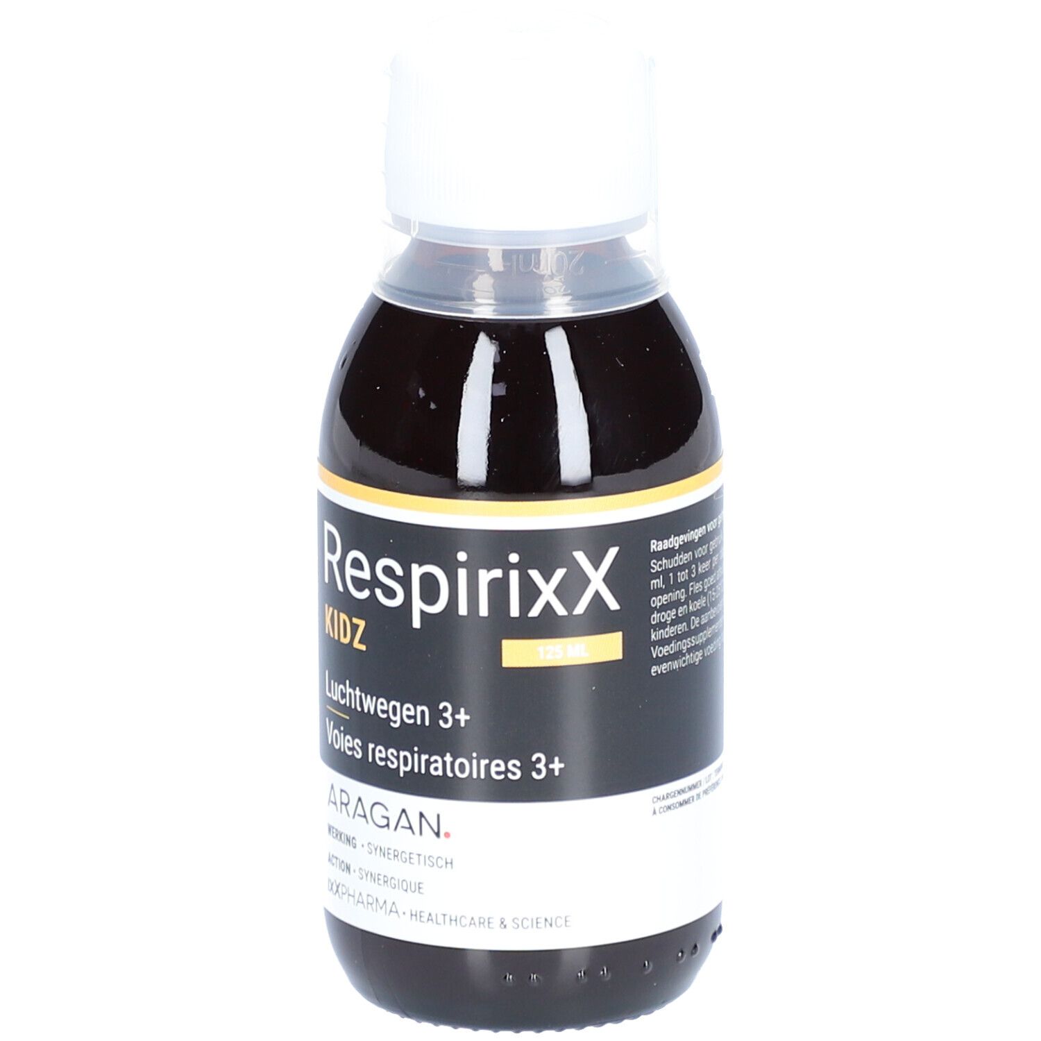 Bruine vloeistof in een fles met witte dop. Opschrift: RespirixX Kidz, Luchtwegen 3+.