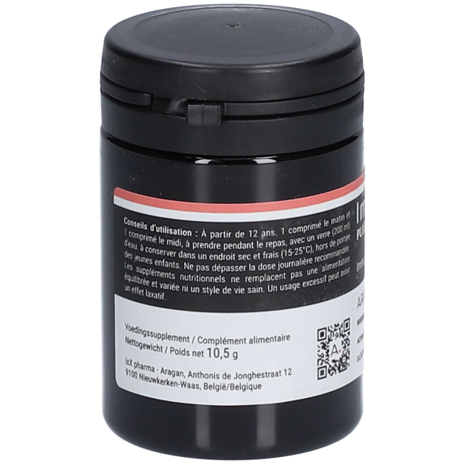 Zwarte pot met tabletten. Opschrift: ImunixX Plus. Tekst in meerdere talen. Zwart deksel.