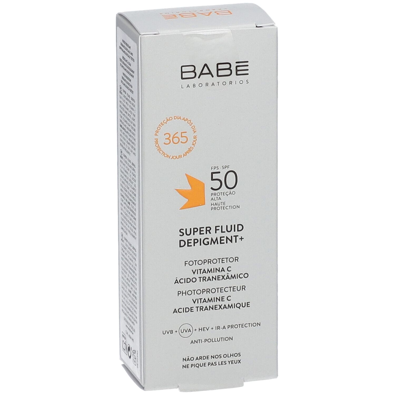 Boîte blanche BABE. Inscription: Super Fluid Depigment+, SPF 50. Contient vitamine C et acide tranexamique. Protection 365 jours.
