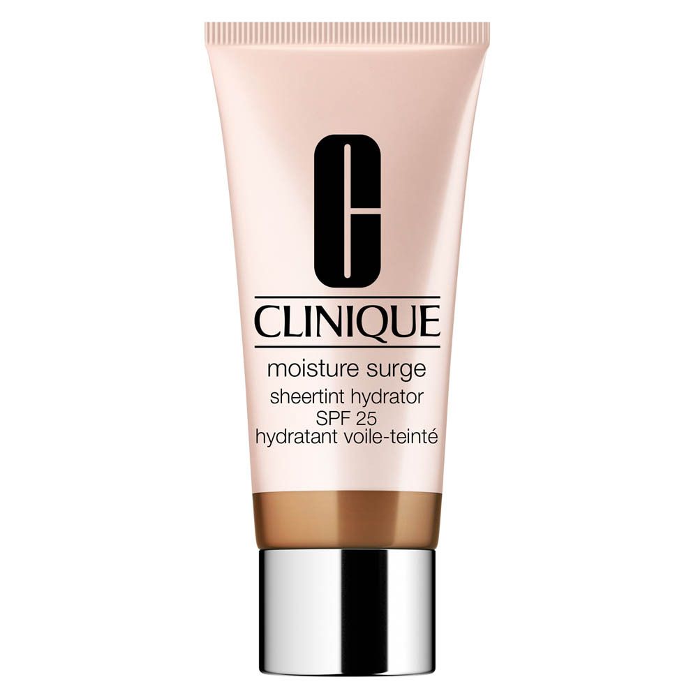 Clinique Moisture Surge Sheertint Hydrator SPF 25 in einem hellrosa Schlauch mit silbernem Verschluss. Der Farbton ist hellbraun.