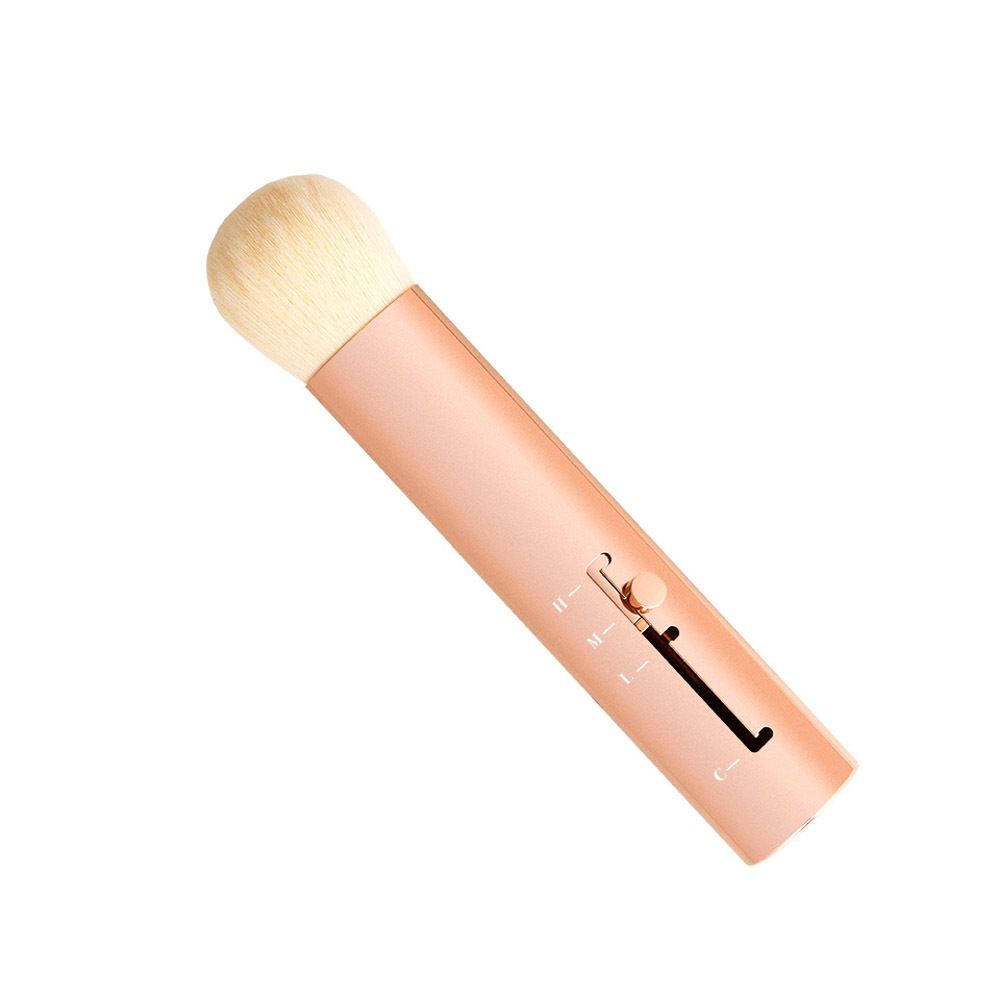 Uitschuifbare borstel met roségouden handvat en lichte borstelkop. Schuine weergave.