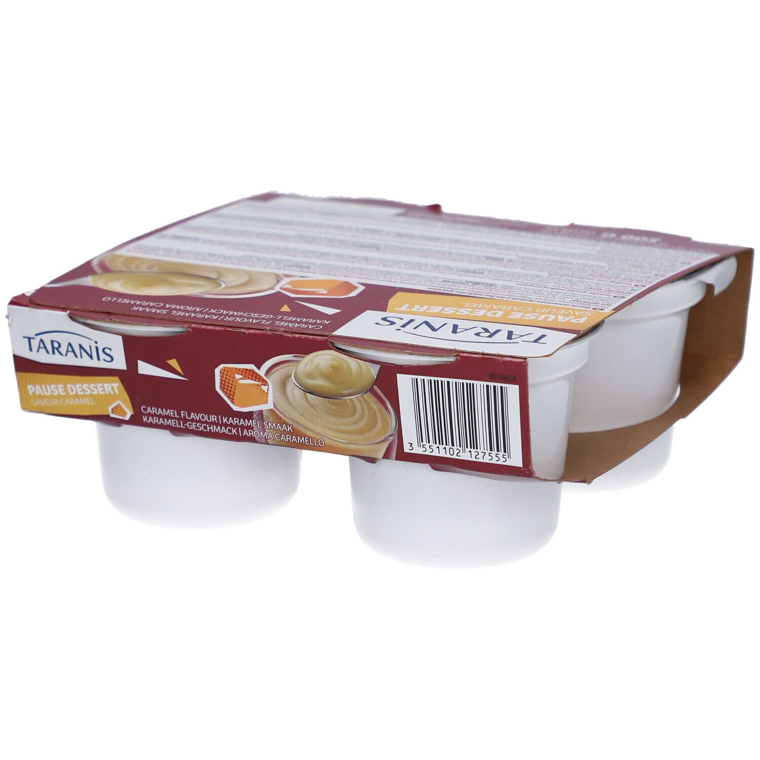 Verpakking met vier witte dessertbekers. De productnaam en karamelsmaak zijn zichtbaar op de verpakking.