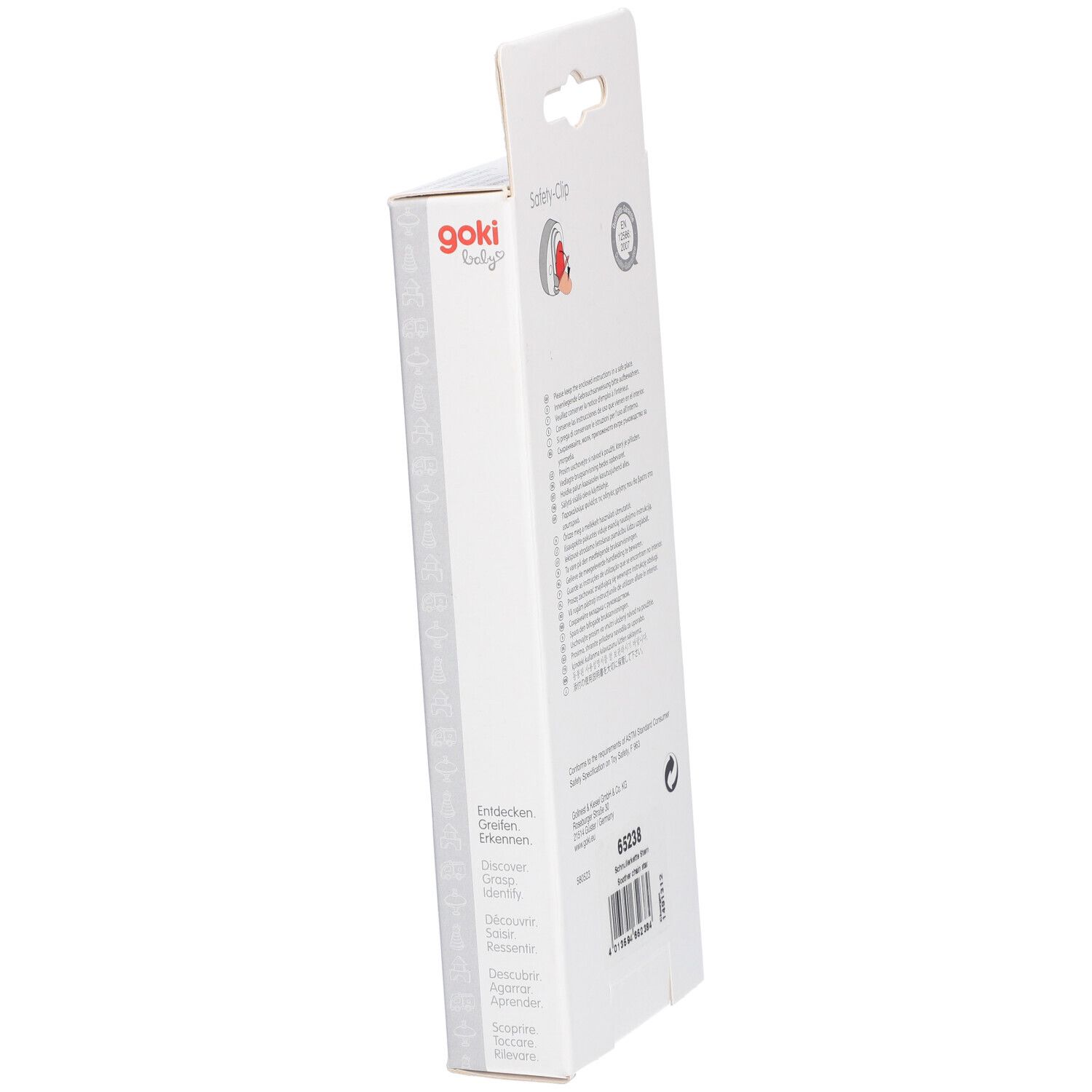 Seitenansicht der Verpackung. Goki Baby Logo. Text in mehreren Sprachen. Produktnummer 65238.