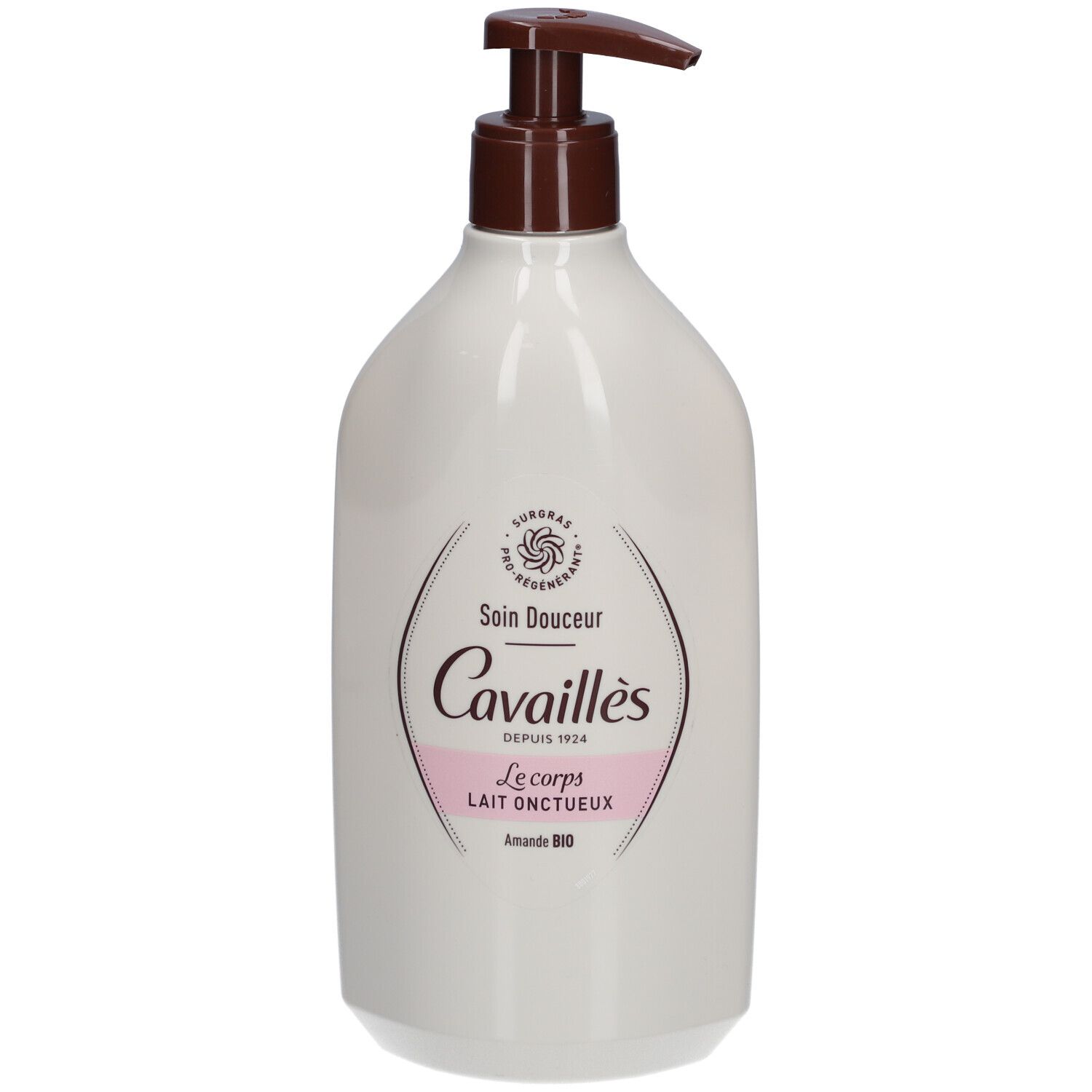 Witte dispenser met bruine pomp. Opschrift: Cavaillès, Soin Douceur, Lait Onctueux. Amandel BIO.